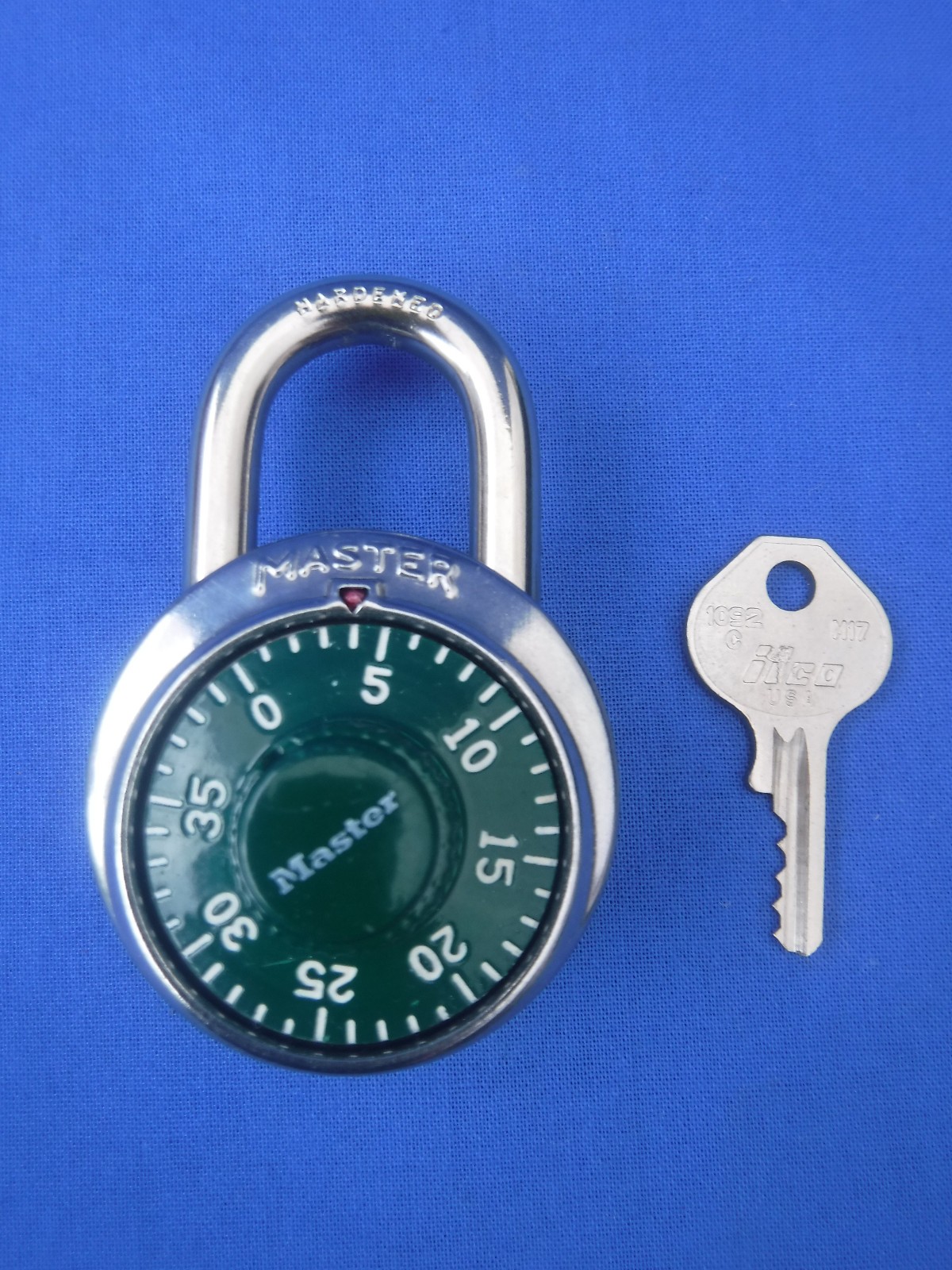 Master Lock Combination GREEN Padlock 1525 Lock & Master Control Key Copy