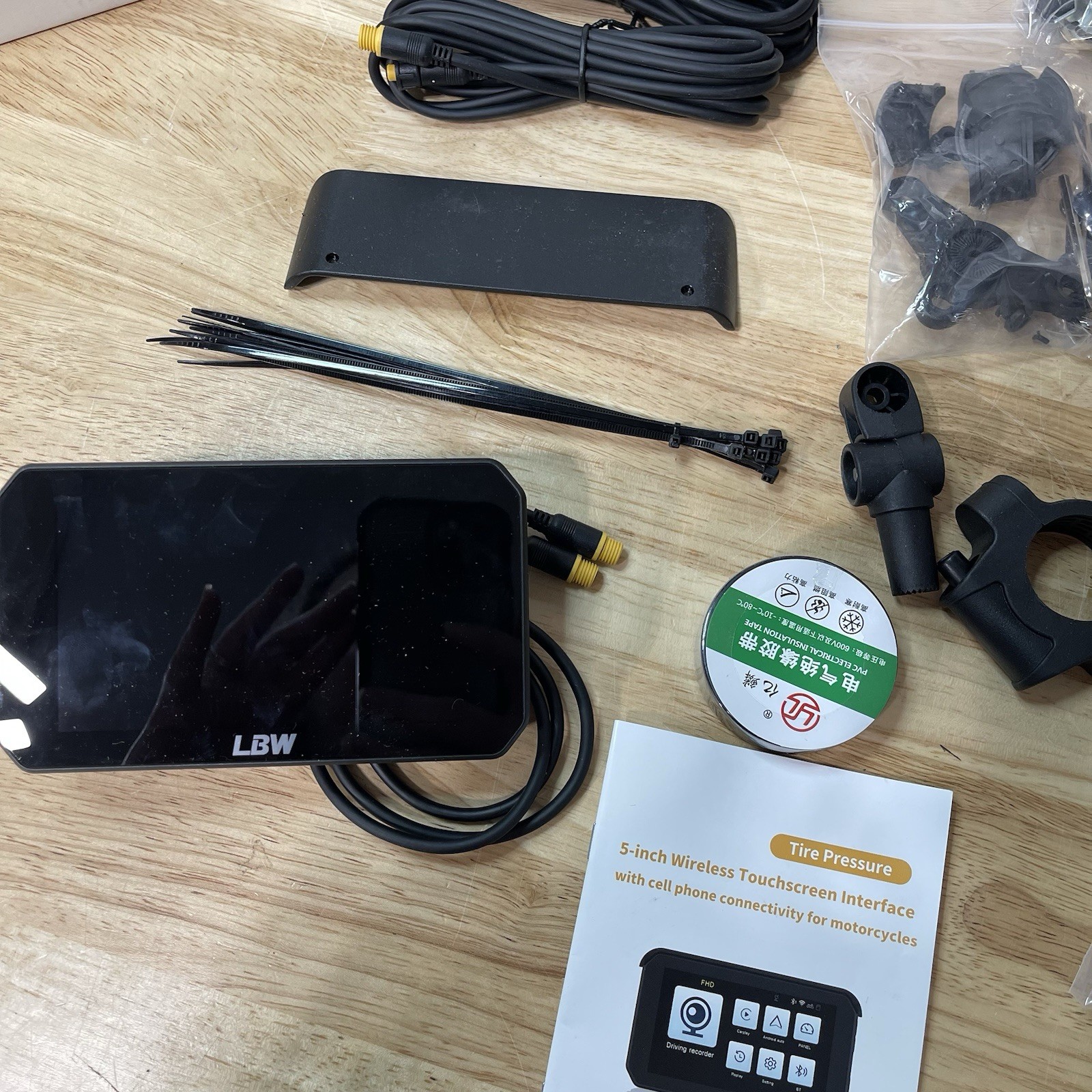 Waterproof Motorcycle Navigation GPS Wireless Carplay Android Auto Screen / TPMS
