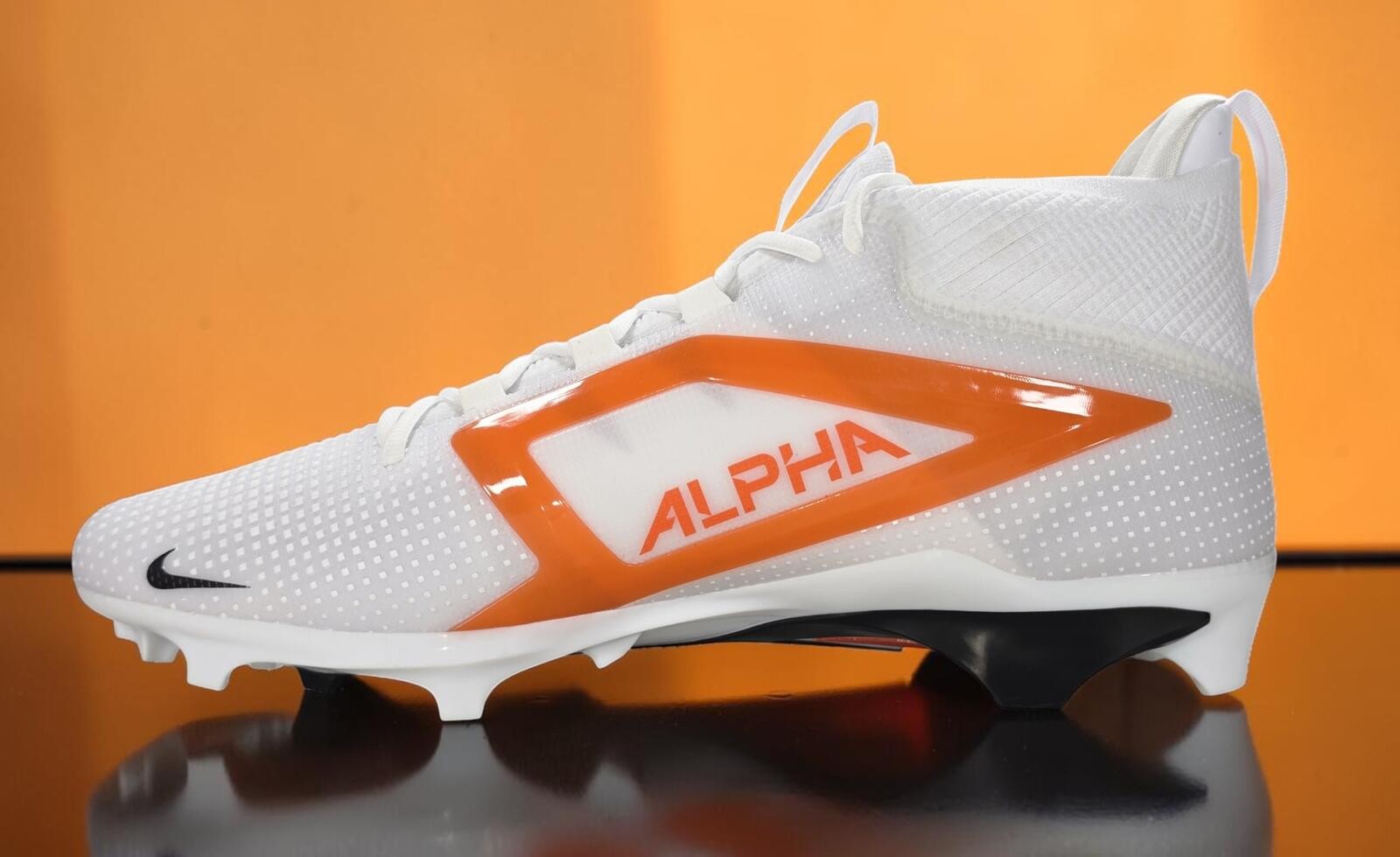 Nike Alpha Menace 4 Elite Cleats White Orange FZ7701-104 Men’s 17 NWOT No Box