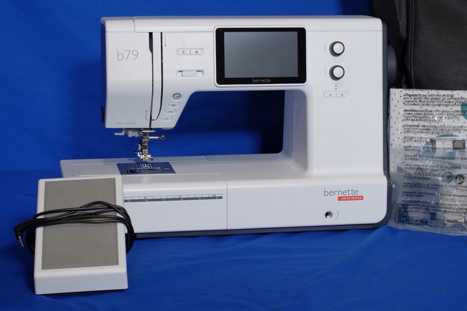 Bernette B79 Computerized Embroidery&Sewing Combo+Original Accessories Pristine