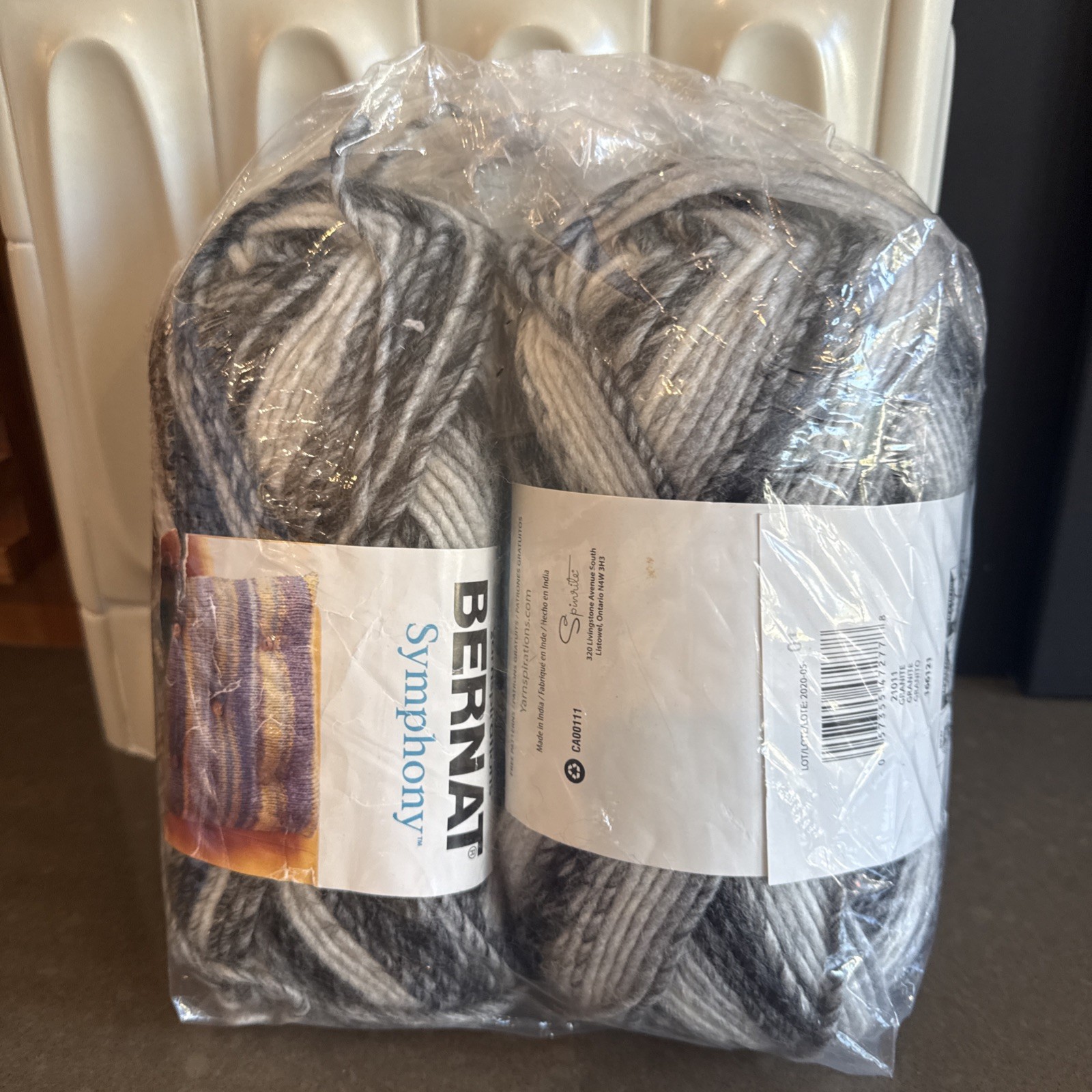 Yarnspirations Bernat Symphony Yarn 2 Pack 225g Wool Blend Bulky 309 Yd GRANITE