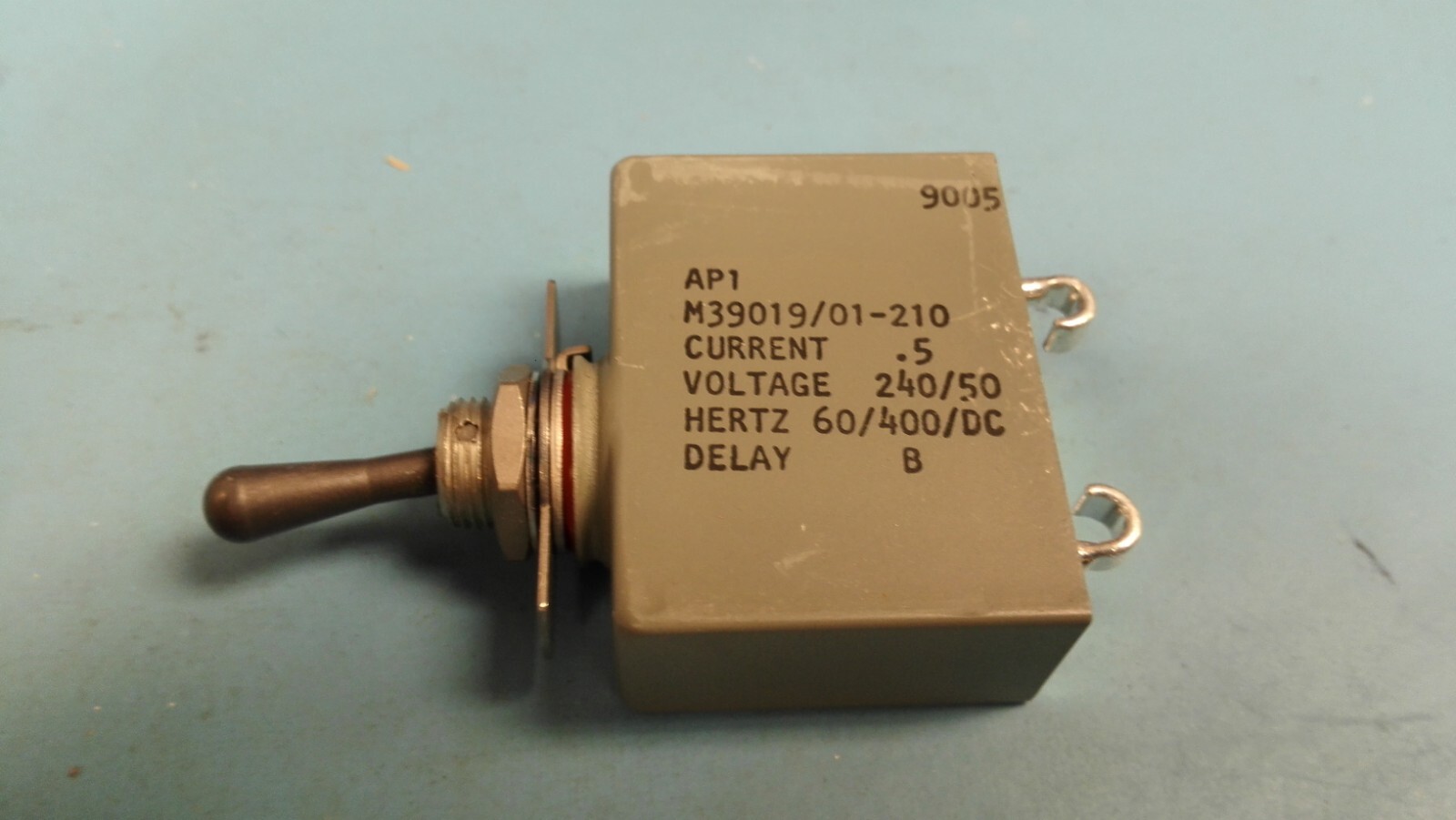 NEW  Airpax M39019/01-210 Mil-Spec Sealed Circuit Breaker 0.5A 60-400Hz *** USA