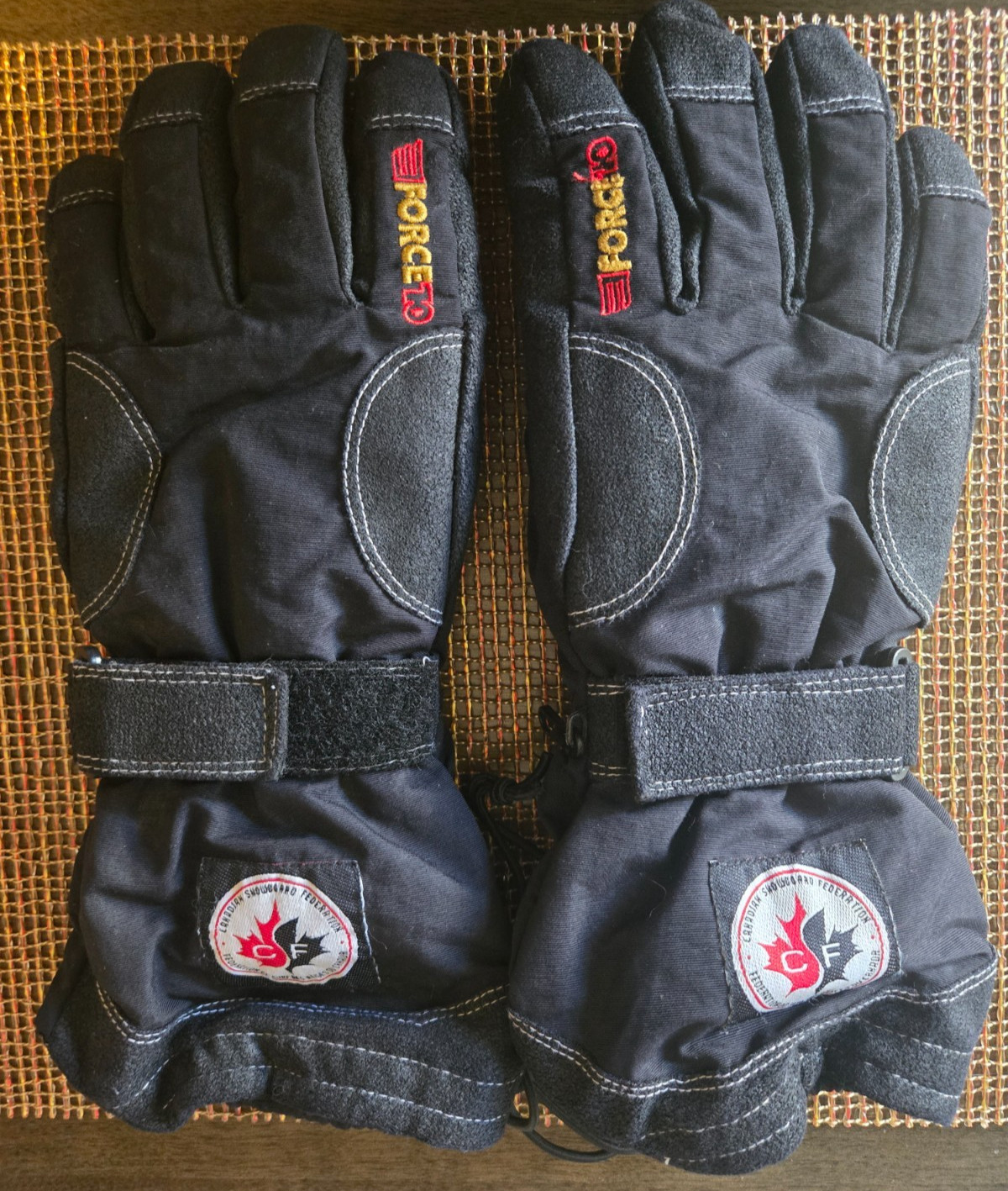 Canadian Snowboard Federation Force10 Ski Gloves Thinsulate Thermal Insulation M