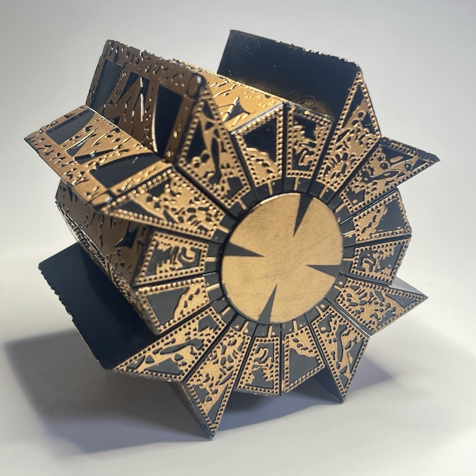Hellraiser Lament Configuration Transforming Puzzle Box 2-in-1 Heavy 9.56 oz