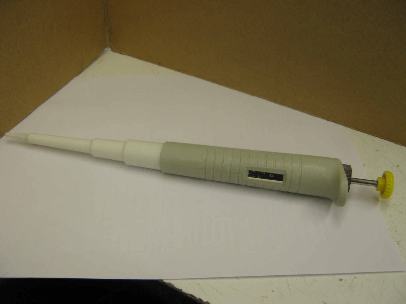 NICHIRYO OXFORD BENCHMATE 10-50 µL DIGITAL MANUAL SINGLE CHANNEL PIPETTE