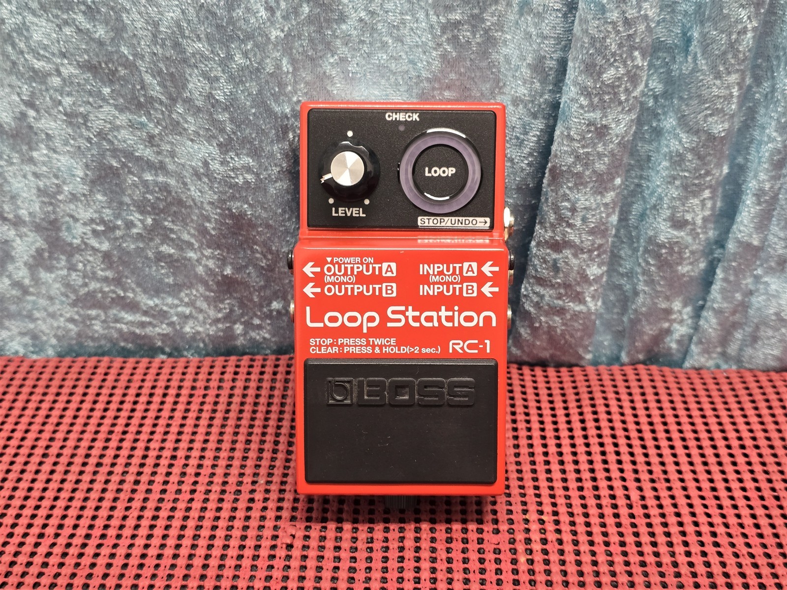 BOSS RC-1 LOOP STATION GUITAR EFFECTS PEDAL