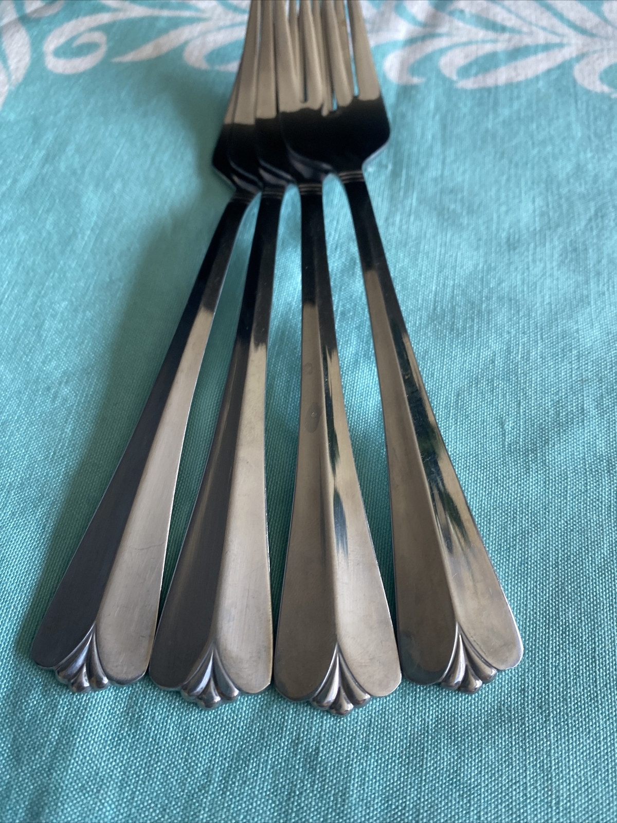 4 Pcs Rogers Co Country Shell Salad Forks Stainless Flatware