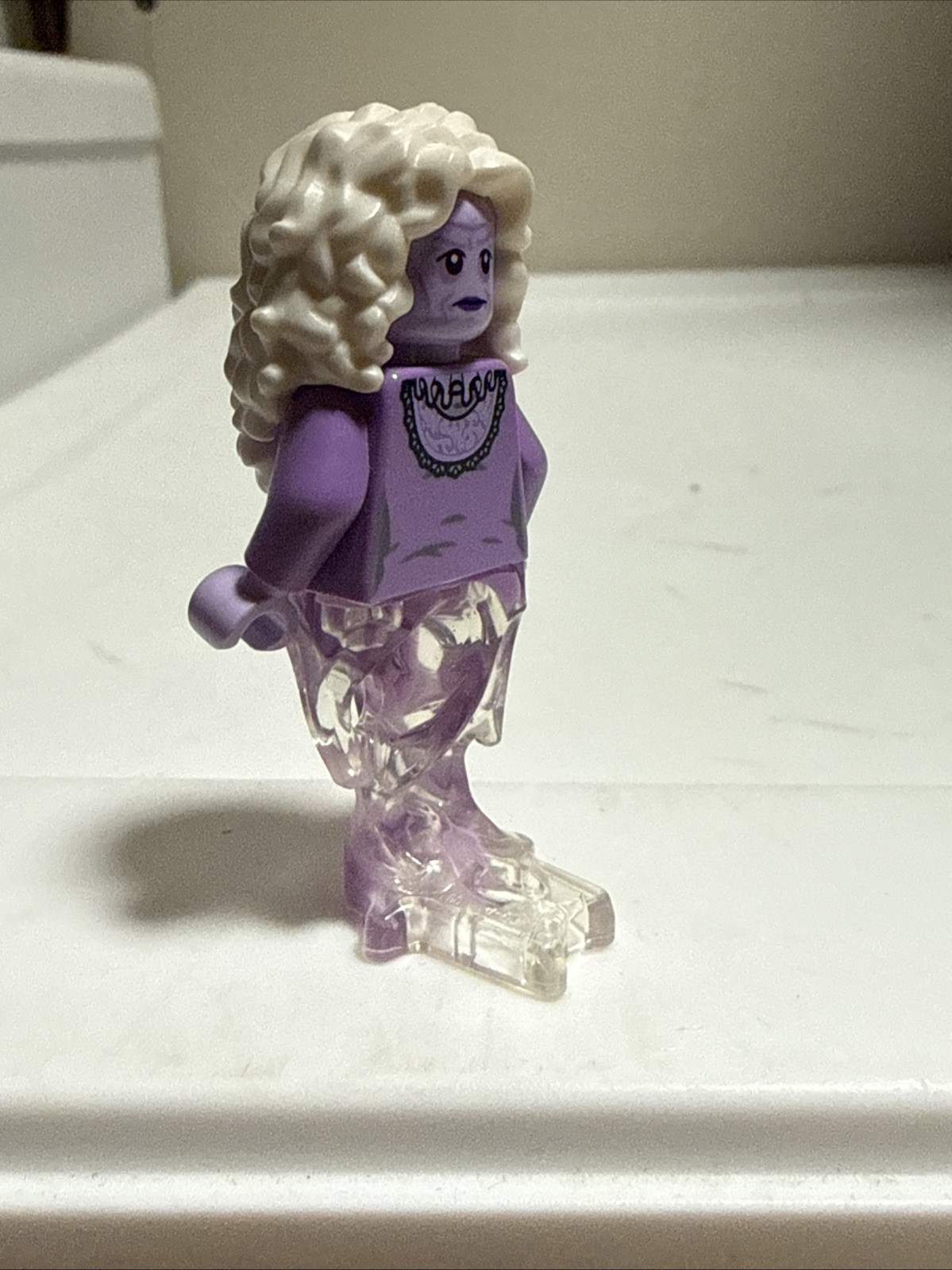 LEGO Ghostbusters Firehouse Headquarters Library Ghost Minifigure 75827