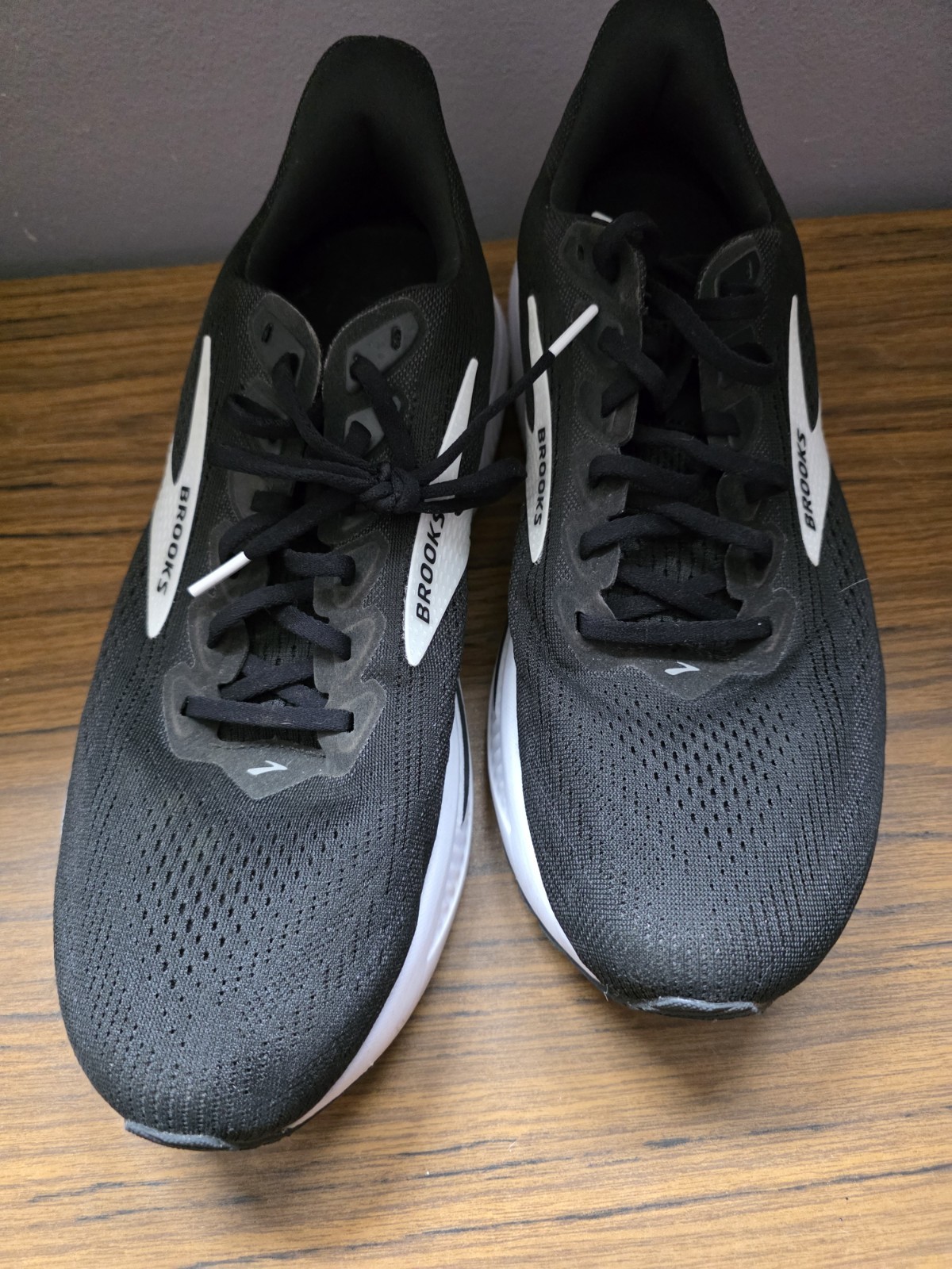 Brooks Men's Running Shoes Black Mesh 1104-2E090 Size 12 2E Wide Lace Up