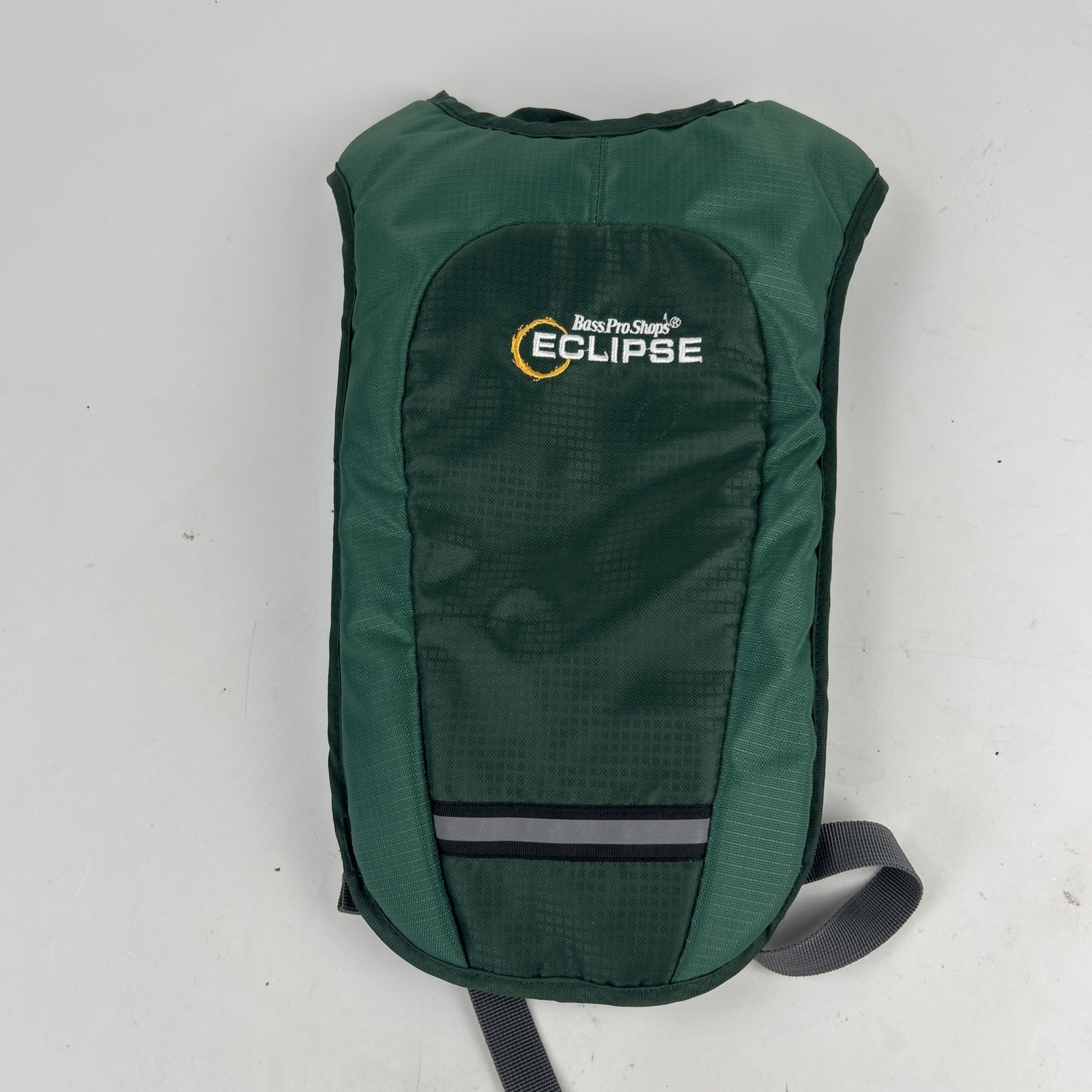 Bass Pro Shops Eclipse Hydration Pack 50 oz Green
