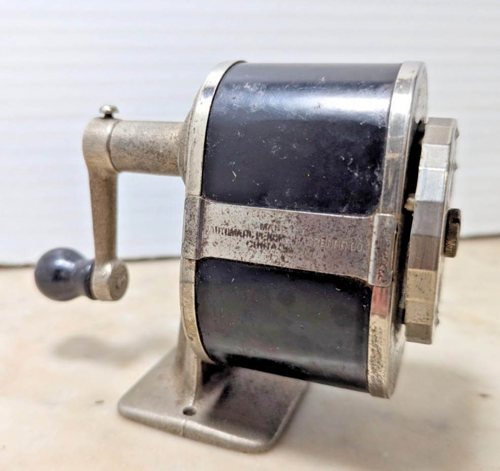Vintage Black Pencil Sharpener Automatic Pencil Sharpener Desk Wood Knob Handle