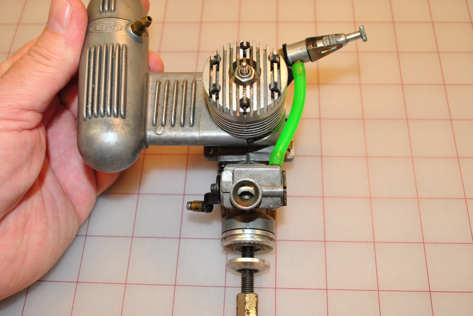 K&B 40 R/C Model Airplane Engine with K&B carburetor and Muffler