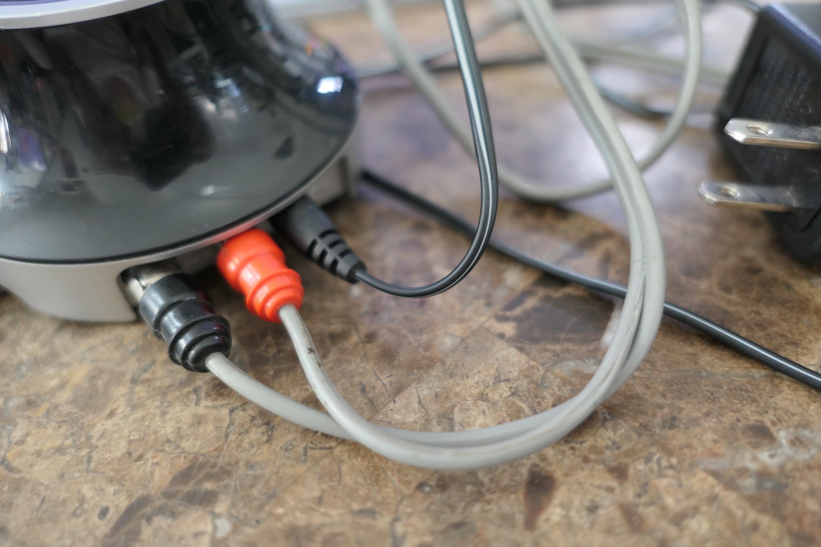Rocketfish: RF-WS02/03 Transmitter 2.4Hz w/ Power Cord and Cable