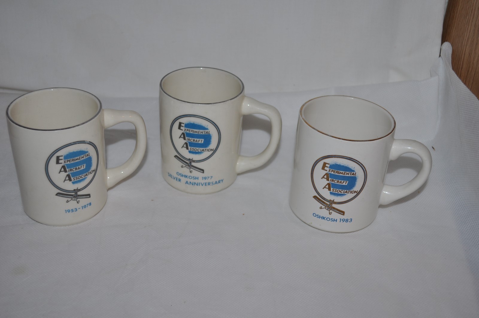 3 VINTAGE EAA EXPERIMENTAL AIRCRAFT ASSOC. OSHKOSK 25th 1977 78 1983 COFFEE CUPS