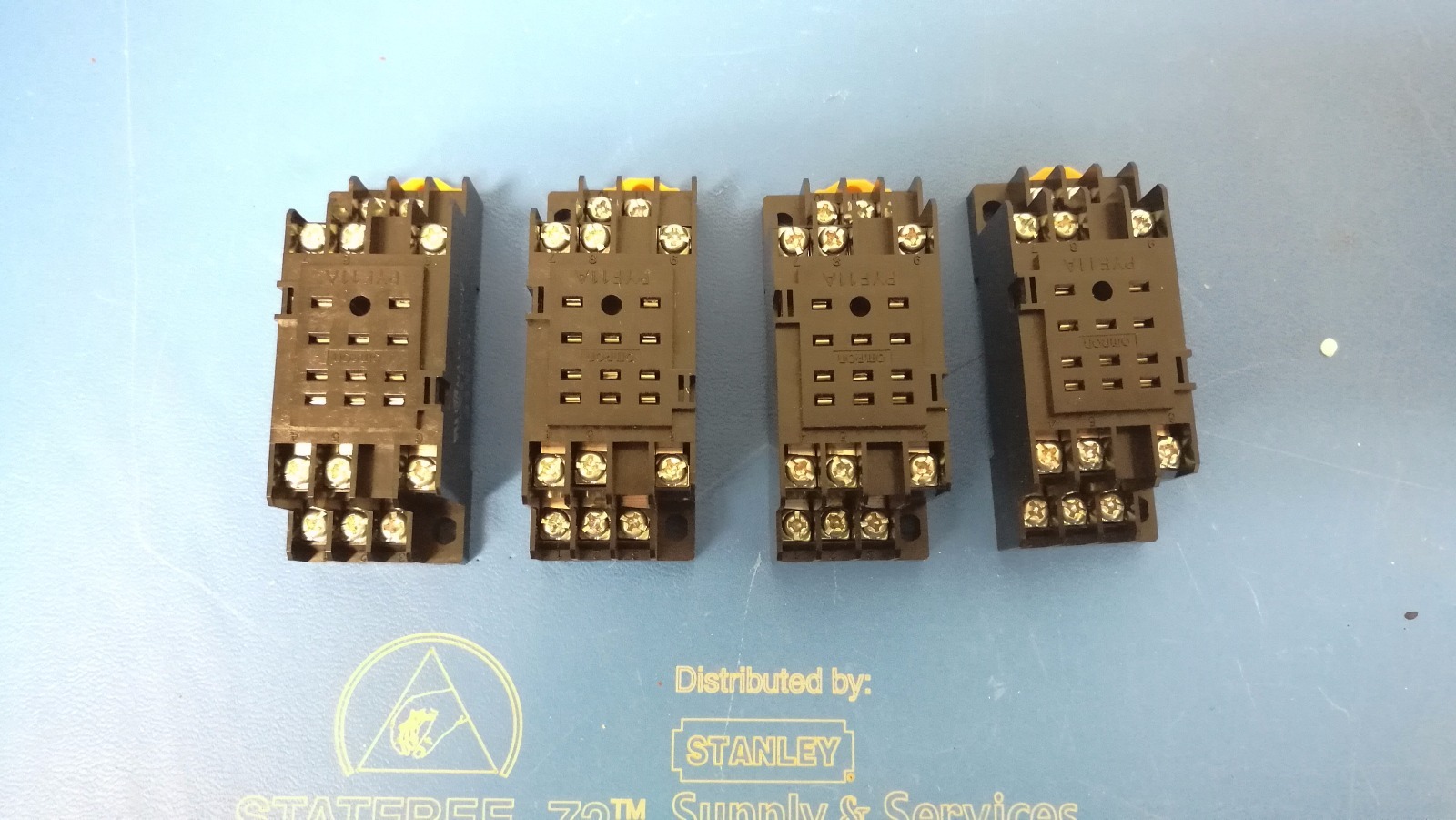 Lot of 4 pcs PYF11A Relay Socket base 11 Pin Omron