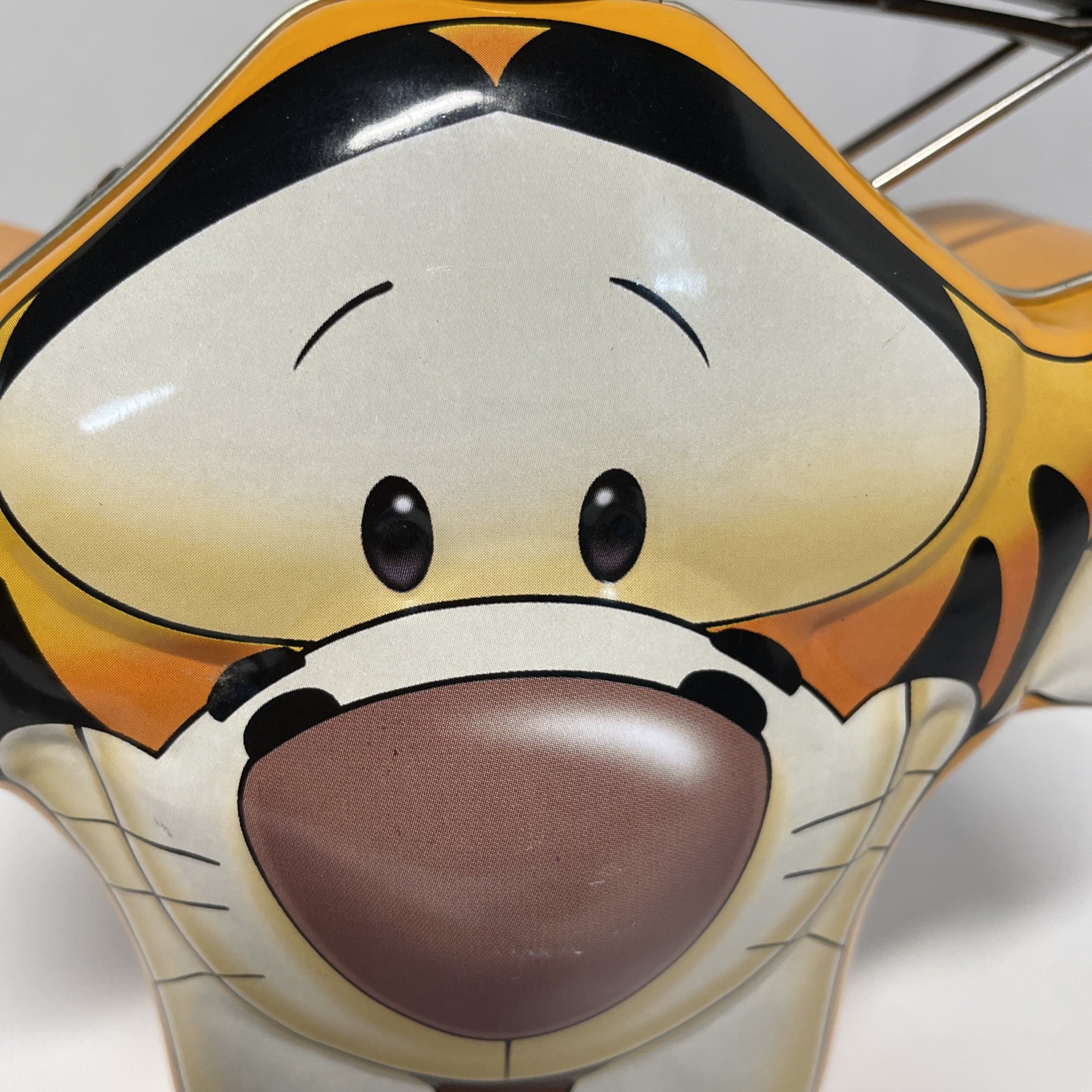 Tigger Metal 7” Snack Box Used Crayon Odor