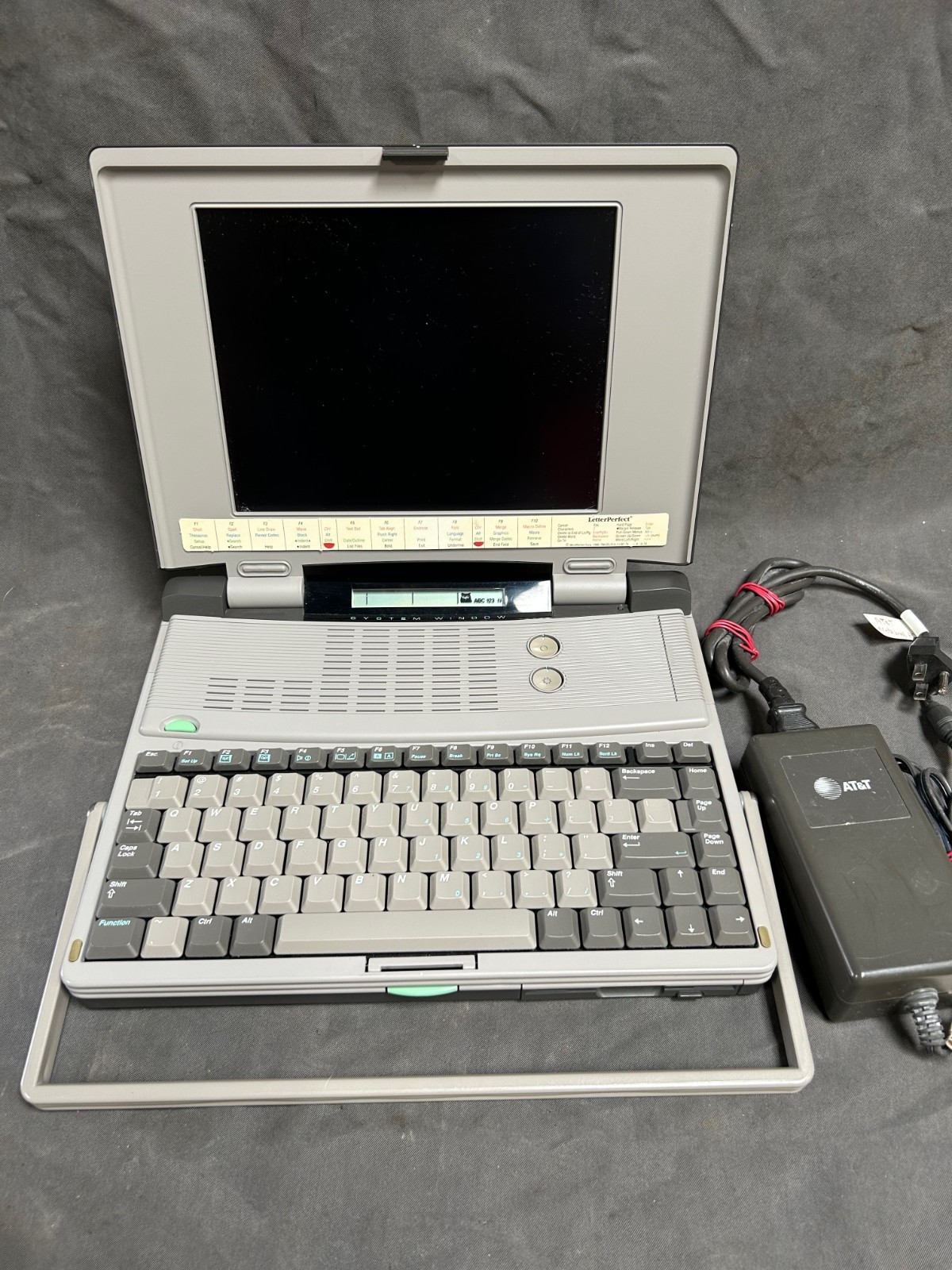 RARE Vintage Retro AT&T Safari Becton Dickinson Laptop PC Computer (A30)