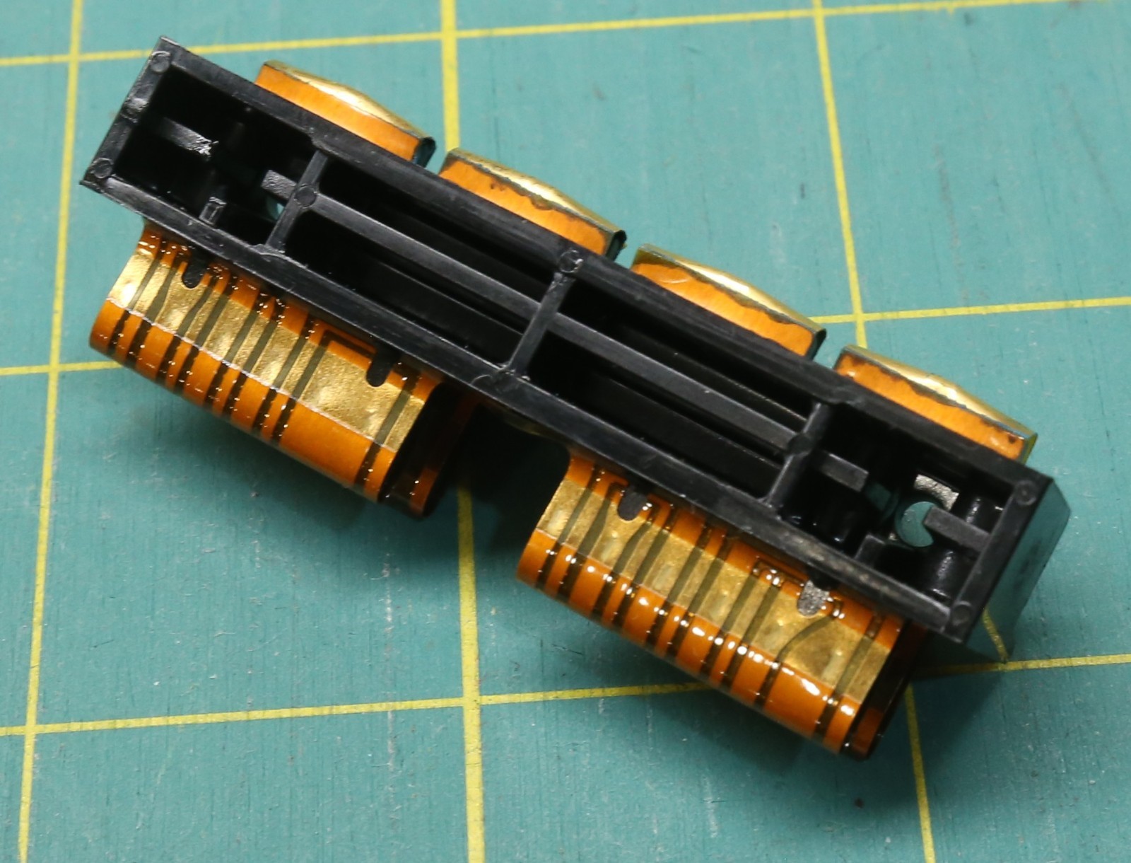 Hewlett Packard HP-41CX Halfnut Battery Bay/Module Connector - Works Fine
