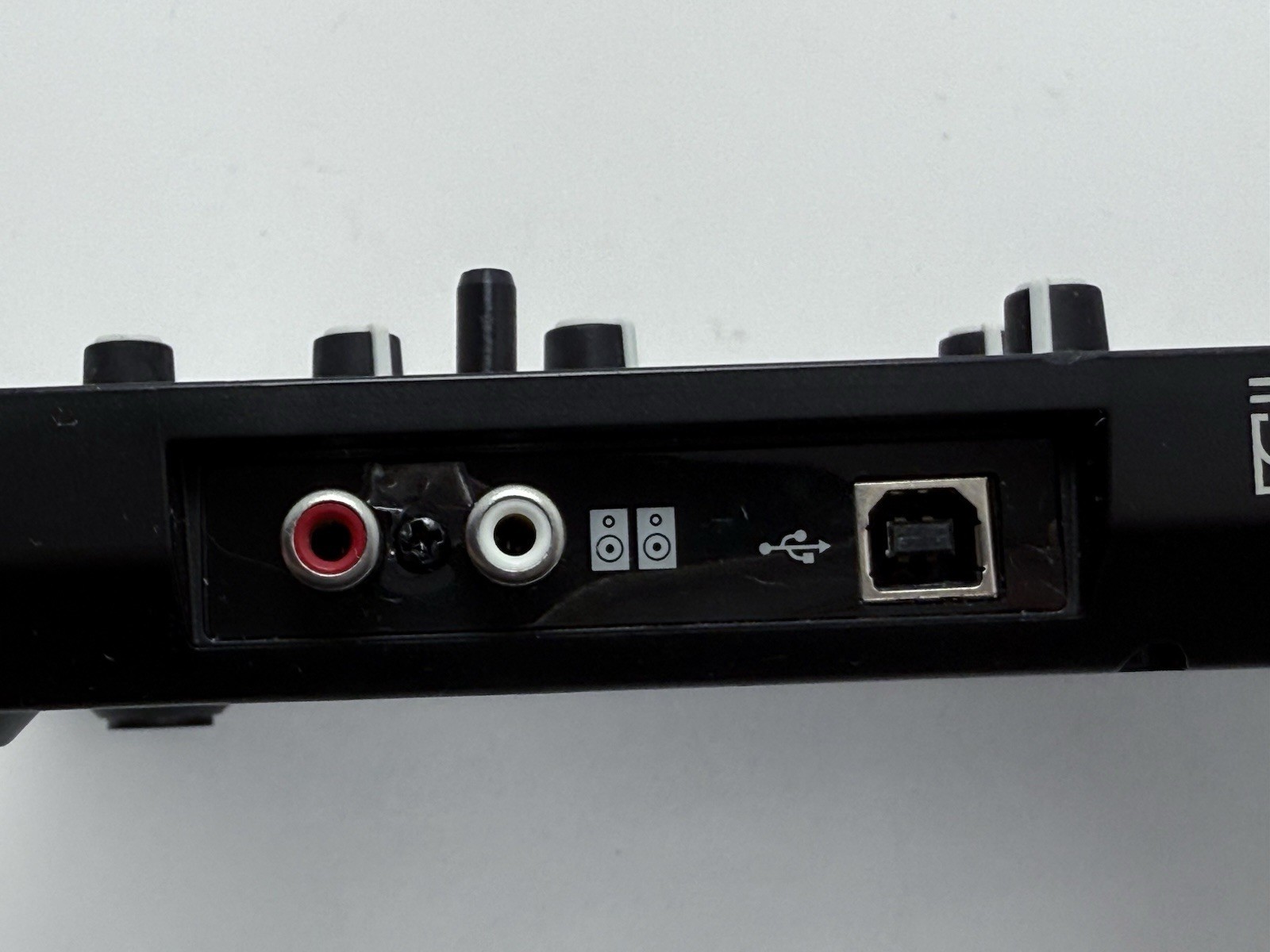 Hercules P32 Advanced DJ Controller DJCONTROL-P32 Performance Pads USB Mixer
