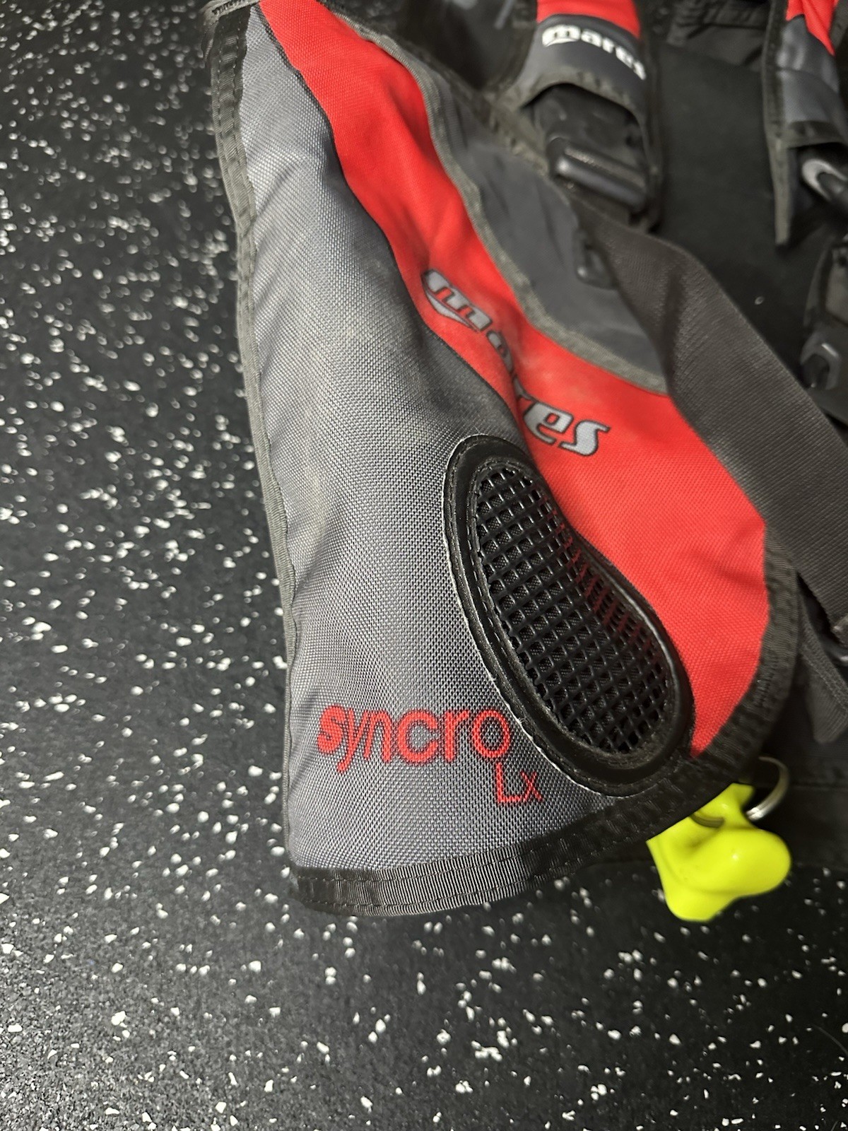 Mares Synchro Lx Diving BCD Vest Size Medium Nylon Red Gray Black