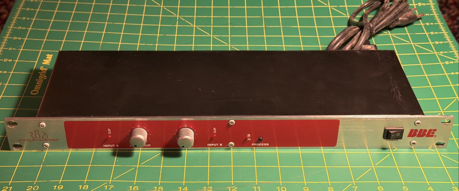 BBE 382i Sonic Maximizer - Rack Mounted Sound Processor Clean Working Tested
