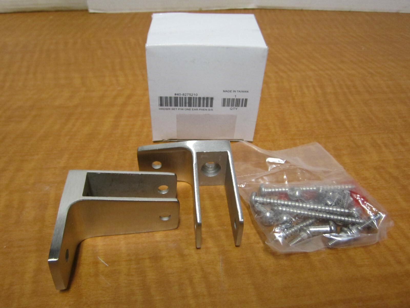 GLOBAL 40-8275210 Wall Pilaster 3-1/2" Bracket Theft Resistant Stainless Steel