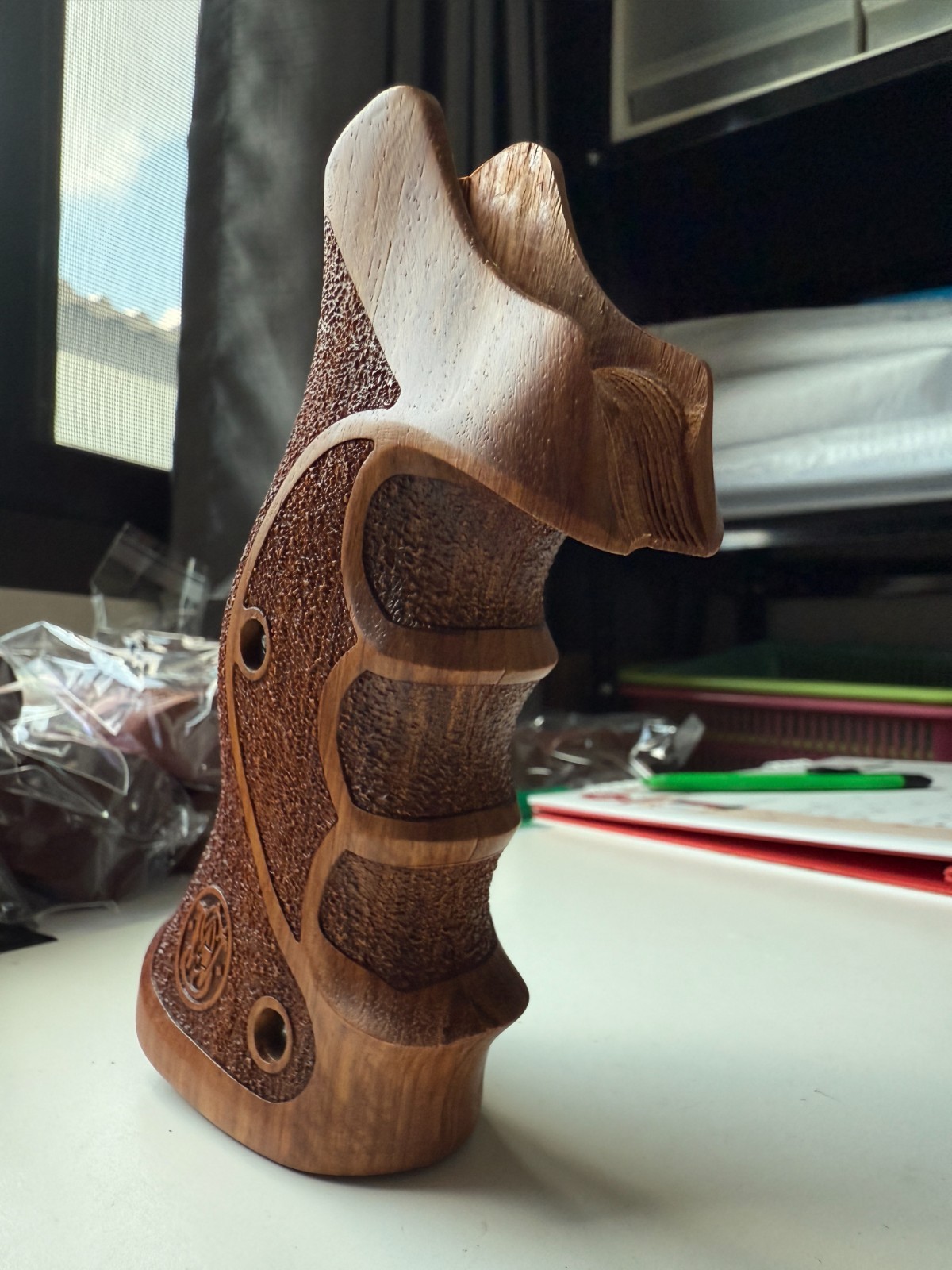 Prof.Target Grips for S&W N , Square Butt Revolver al rough target grips close