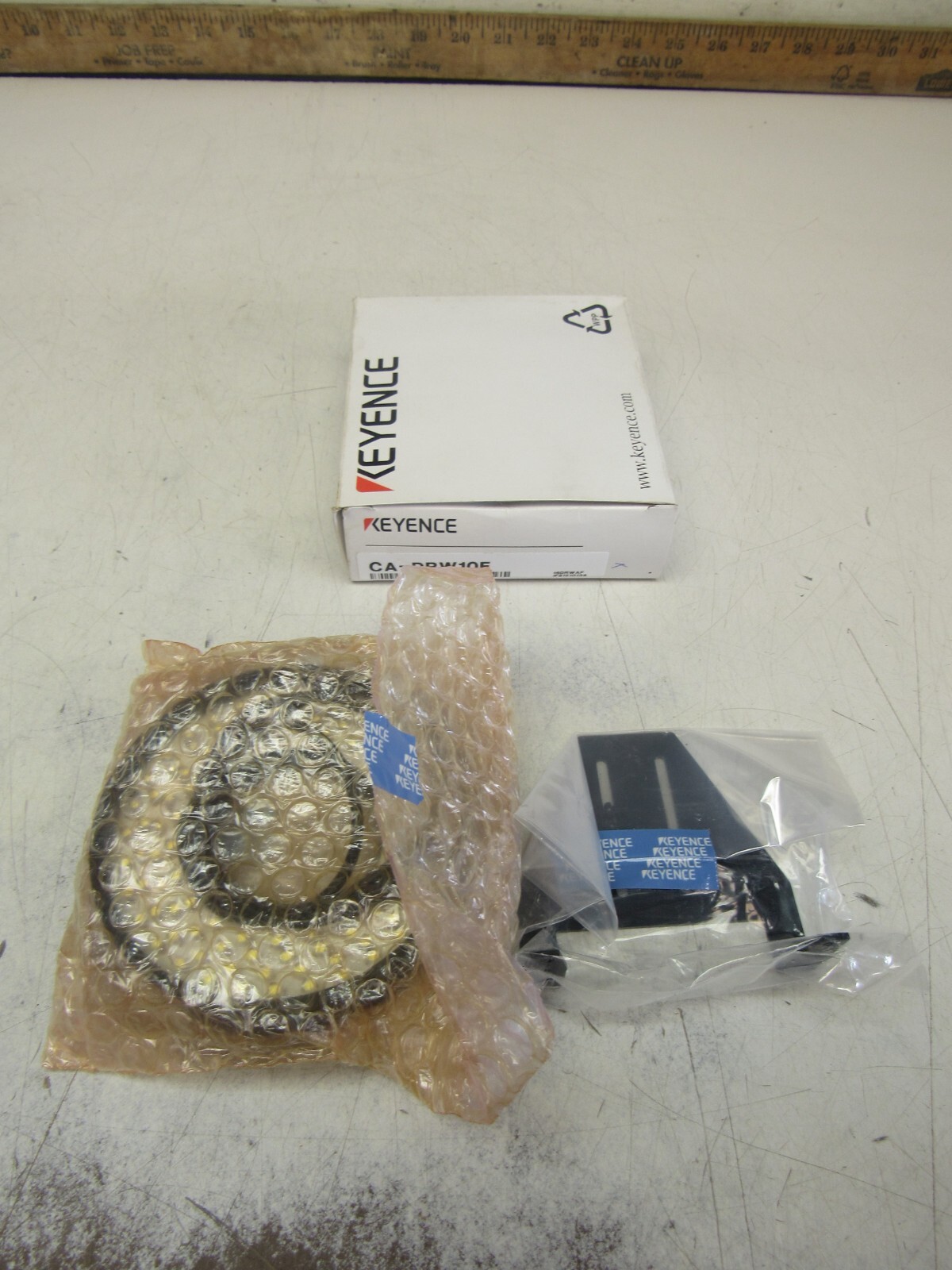 KEYENCE CA-DRW10F WHITE RING LIGHT (DIRECT,FLAT TYPE) NEW IN THE BOX MAKE OFFER