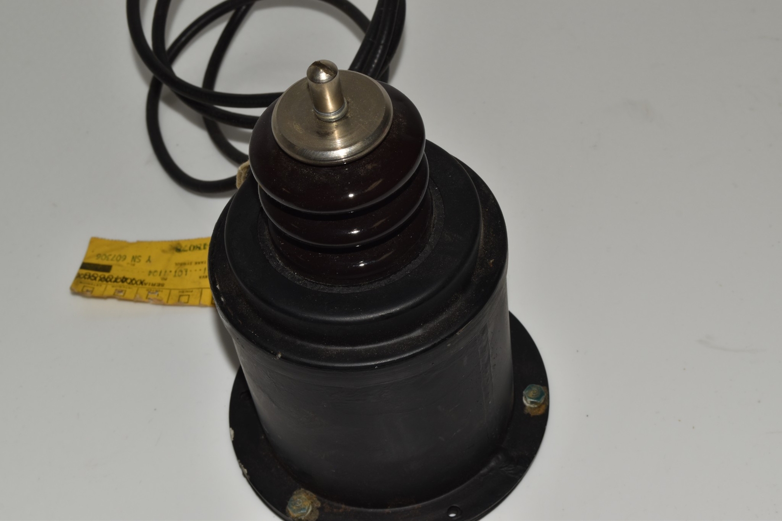 *LL* General Electric Capacitance Divider Insulation 15 KV 30 MMF 110:1 (TTR35)
