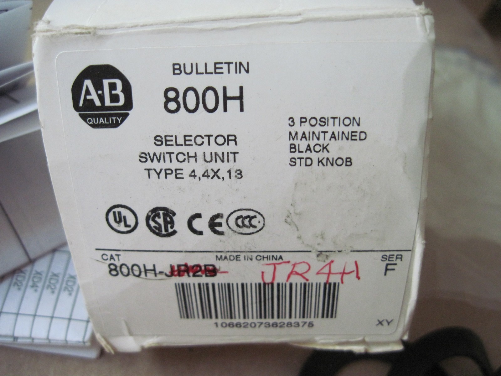 Allen-Bradley 800H-JR4H 30mm 3-Position Selector Switch Spring Return from Left