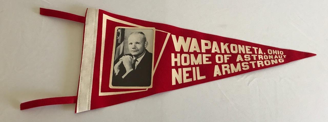 Rare Vintage 1969 Neil Armstrong Red Wapakoneta Home of Astronaut Photo Pennant