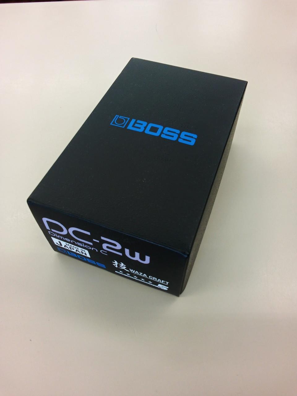 Boss DC2W Guitar Effects Pedal Time Delay Chorus Authentic Vintage Pro