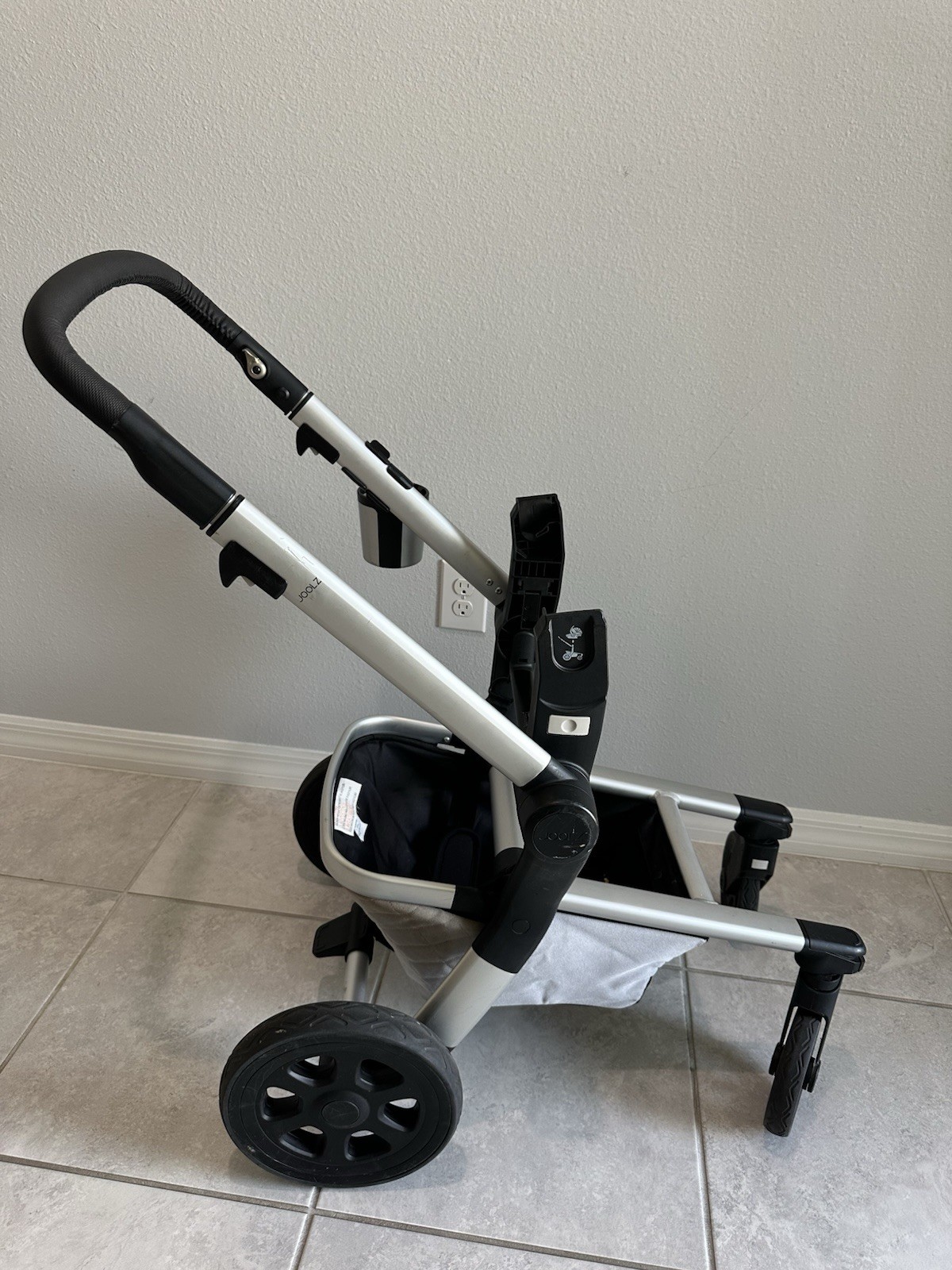 Joolz Hub Stroller,Bassinet ,Reversible Seat Gray/Black