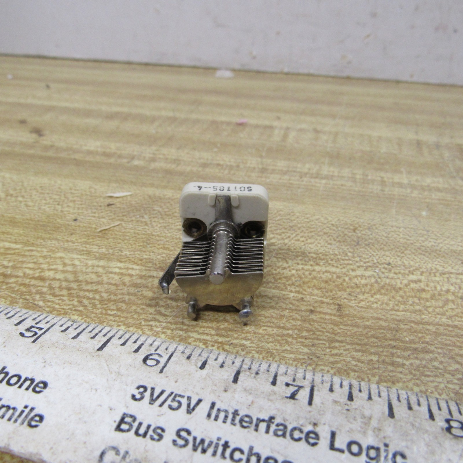 VARIABLE CAPACITOR 50 pF 5 to 54 pF Srew Driver Adjust