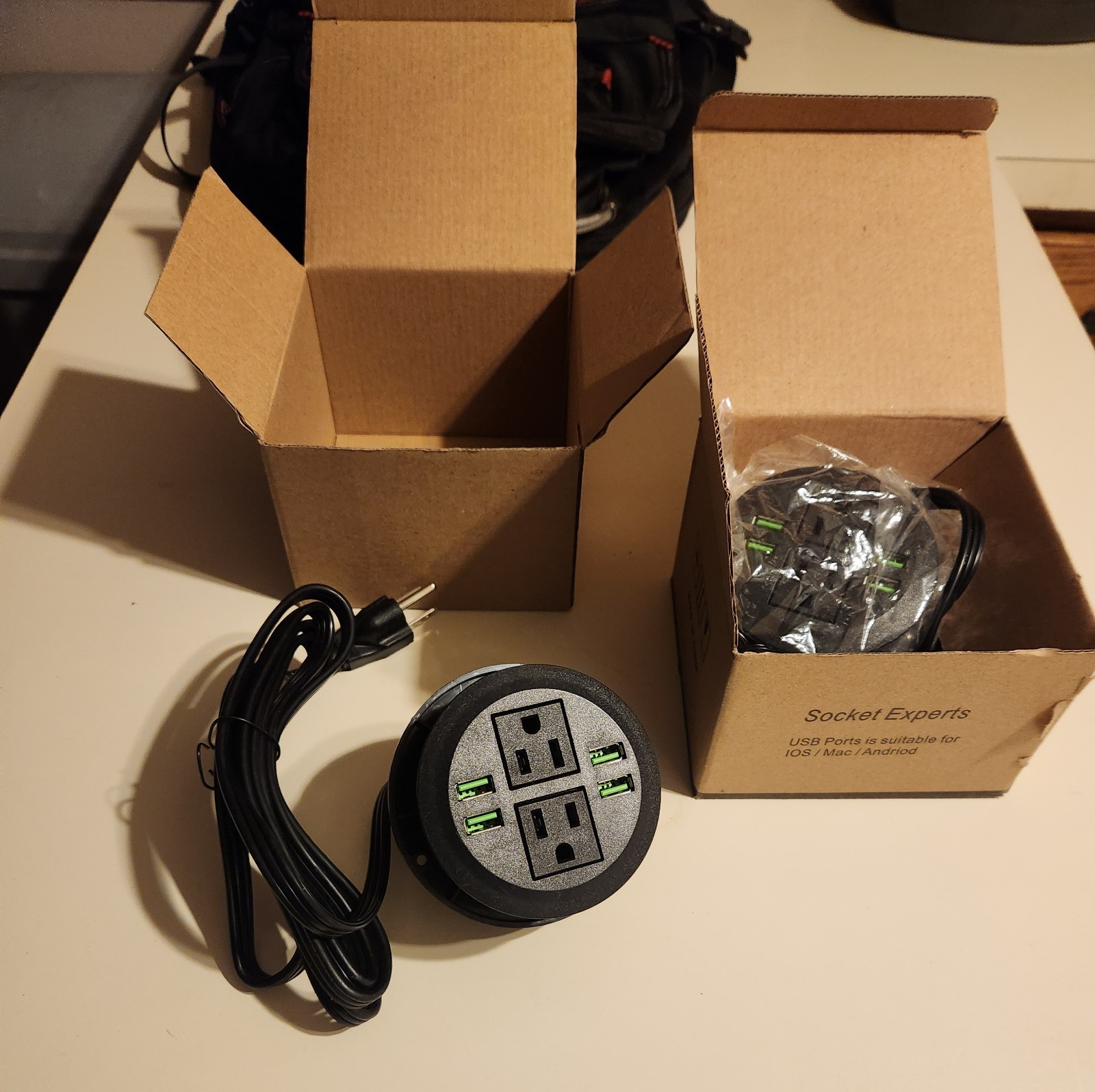 Intertek Round Desktop Power Outlet with 4 USB Ports
