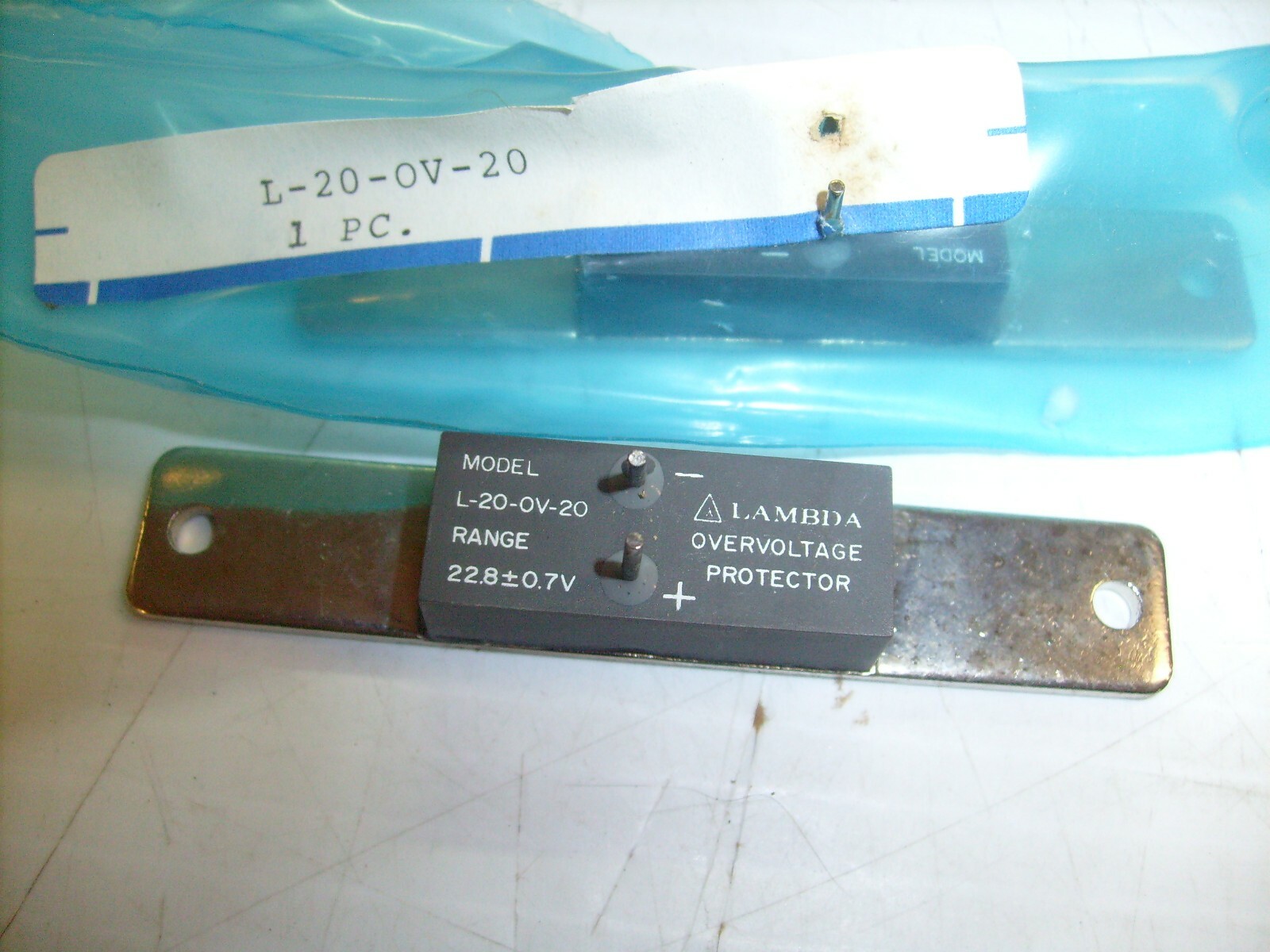 2 LOT LAMBDA L-20-OV-20 OVERVOLTAGE PROTECTOR, FLANGE MOUNT NOS