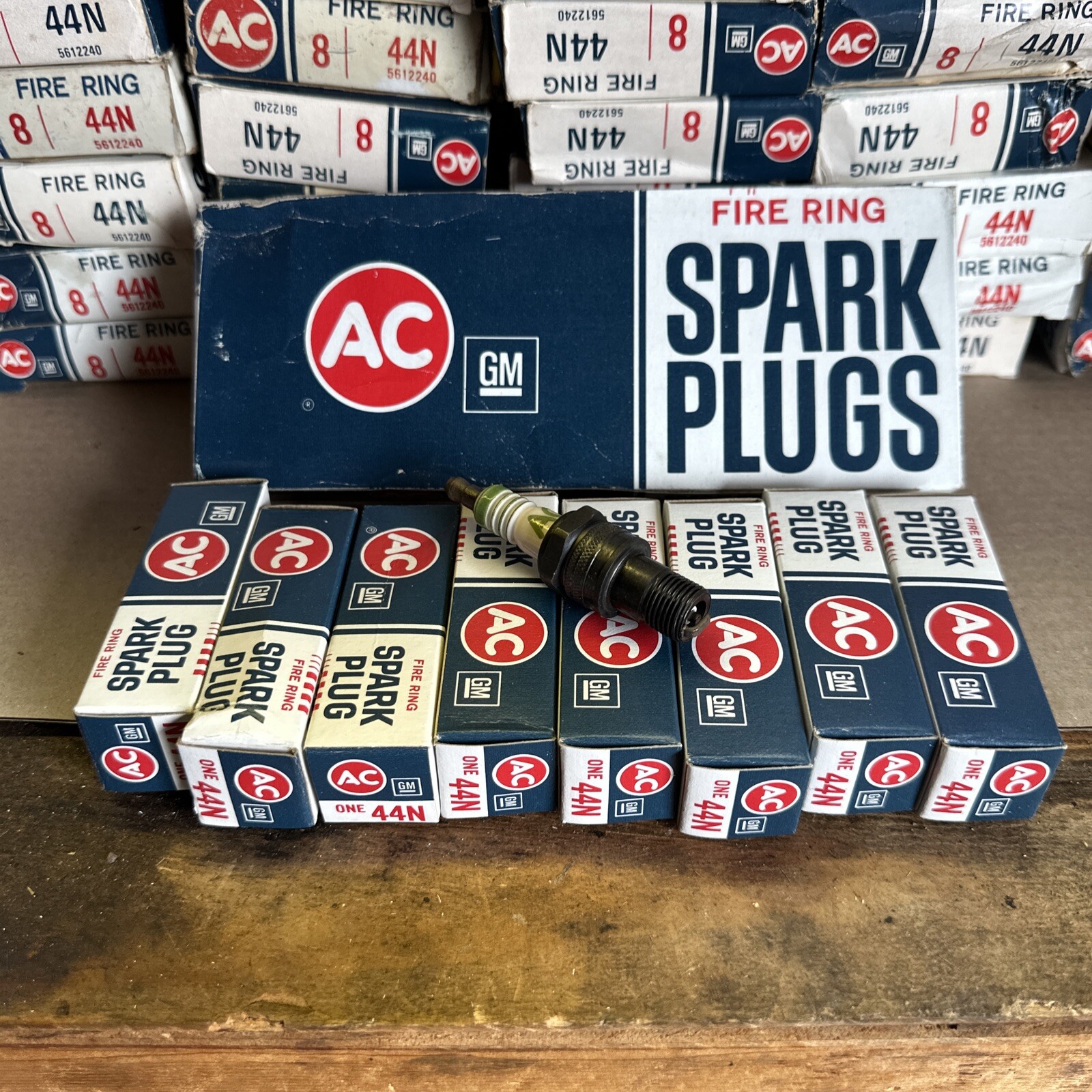 (8) NOS GM 1969 1970 CHEVROLET 396 427 AC 44N ACNITER spark plugs 5612321
