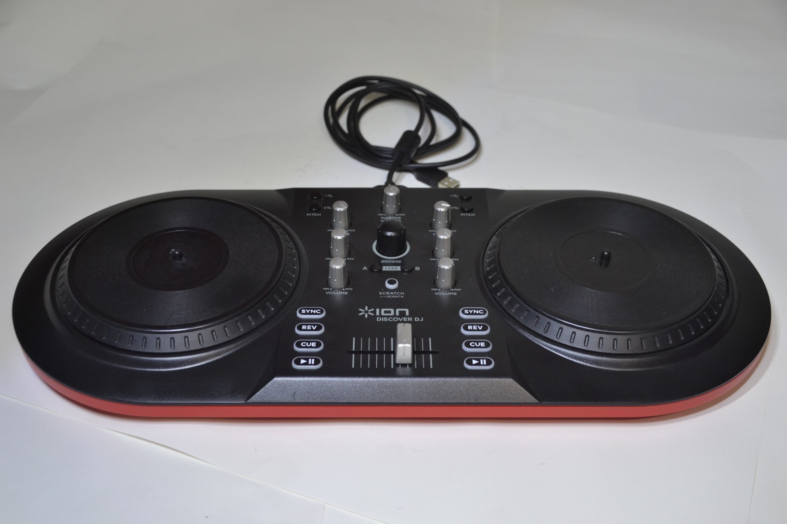 Ion Discover DJ Computer DJ System Dual Turntable USB Controller Scratch MP3s
