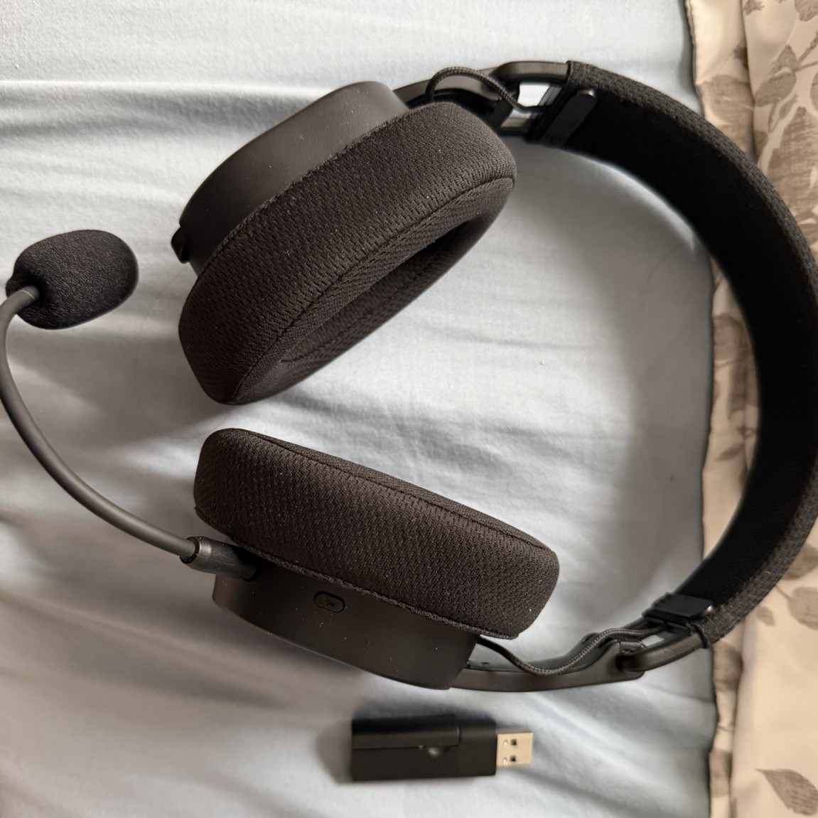 Redragon Redragon USB Wireless Over-Ear Headset Boom Mic Adjustable Headband