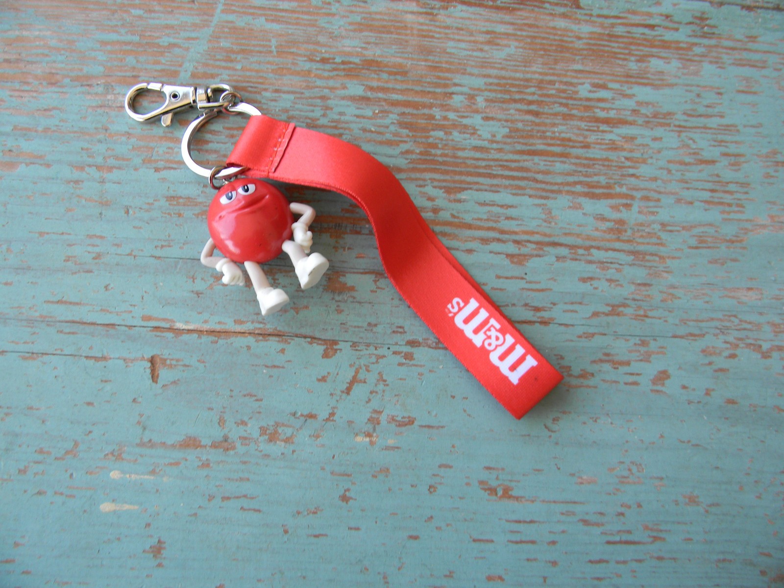 M&M'S RED KEYCHAIN W/WRISTLET STRAP