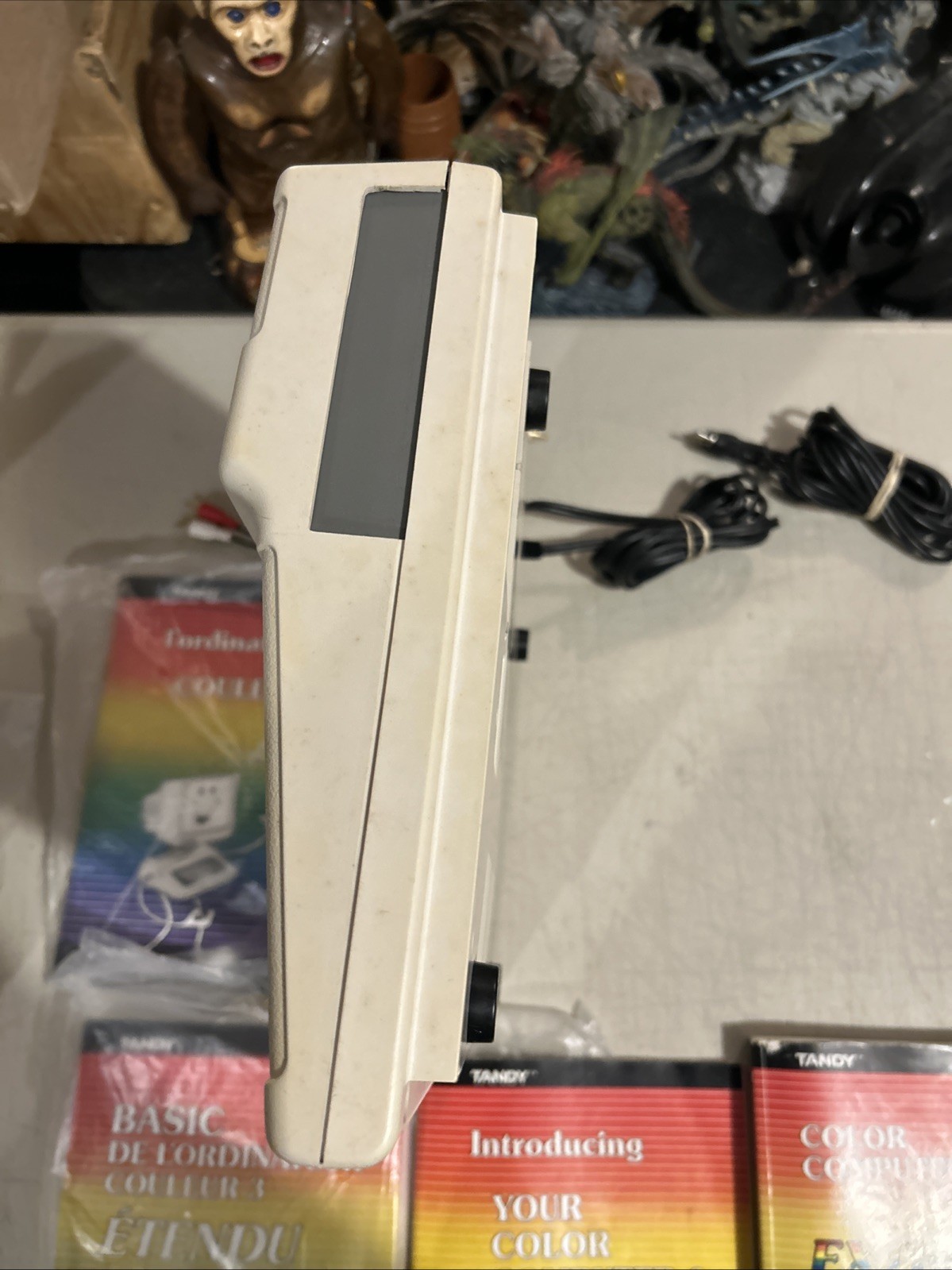 TRS-80 Color Computer 3 (CoCo 3) – Tested + Extended BASIC Book