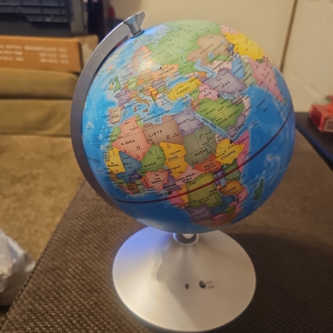 Light-up World Globe Table Lamp Nightlight 13"Diameter - Works