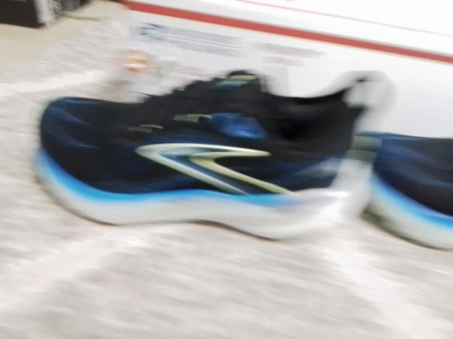 Brooks Glycerin GTS 22 Men's Shoes Size 8 B MEDIUM 1104461D002 BLACK COBALT NEO