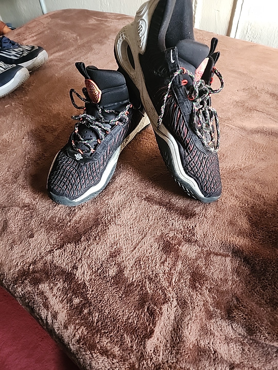 Black Nike Cos.ic. Sz 15