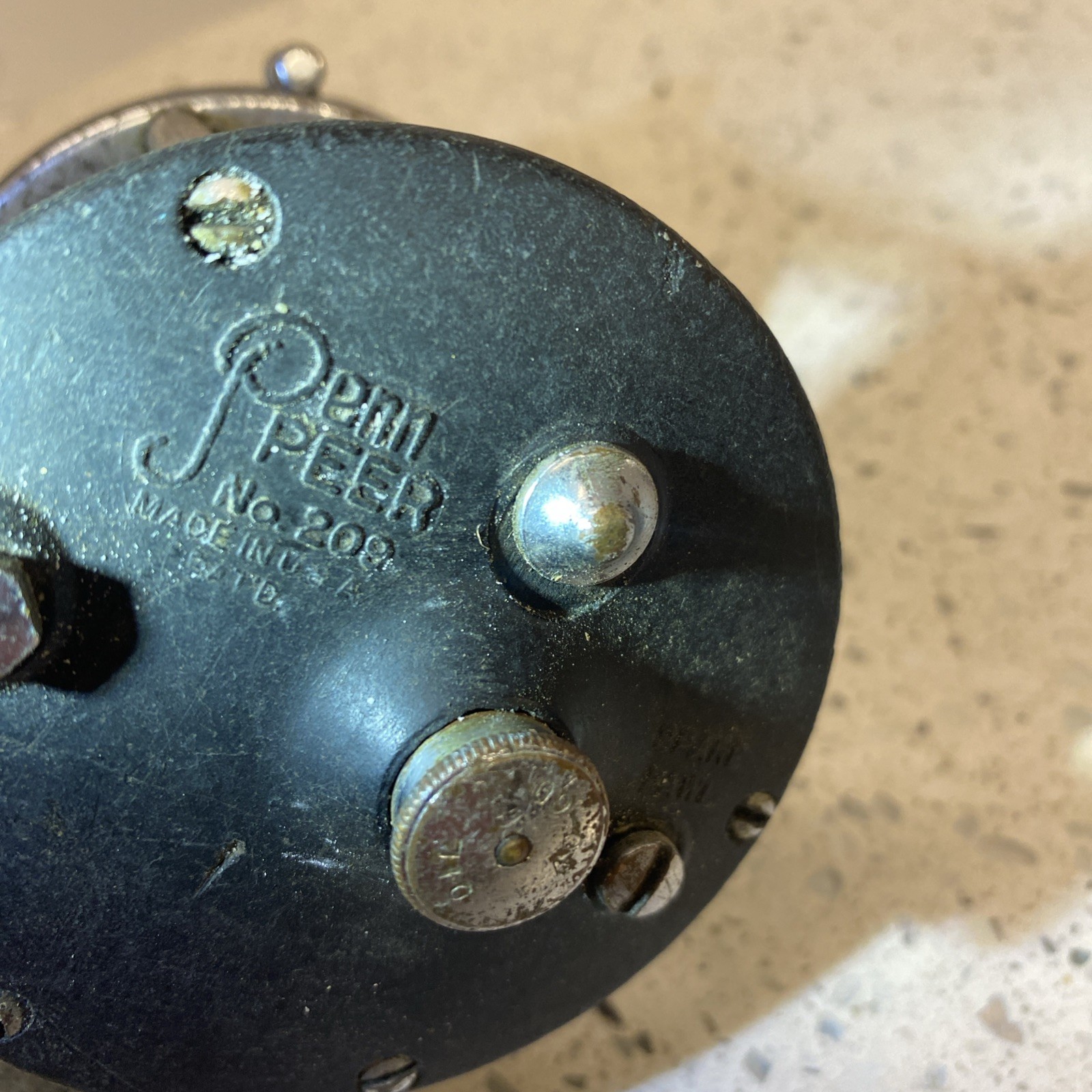 Vintage Penn Peer 209 Black Tested