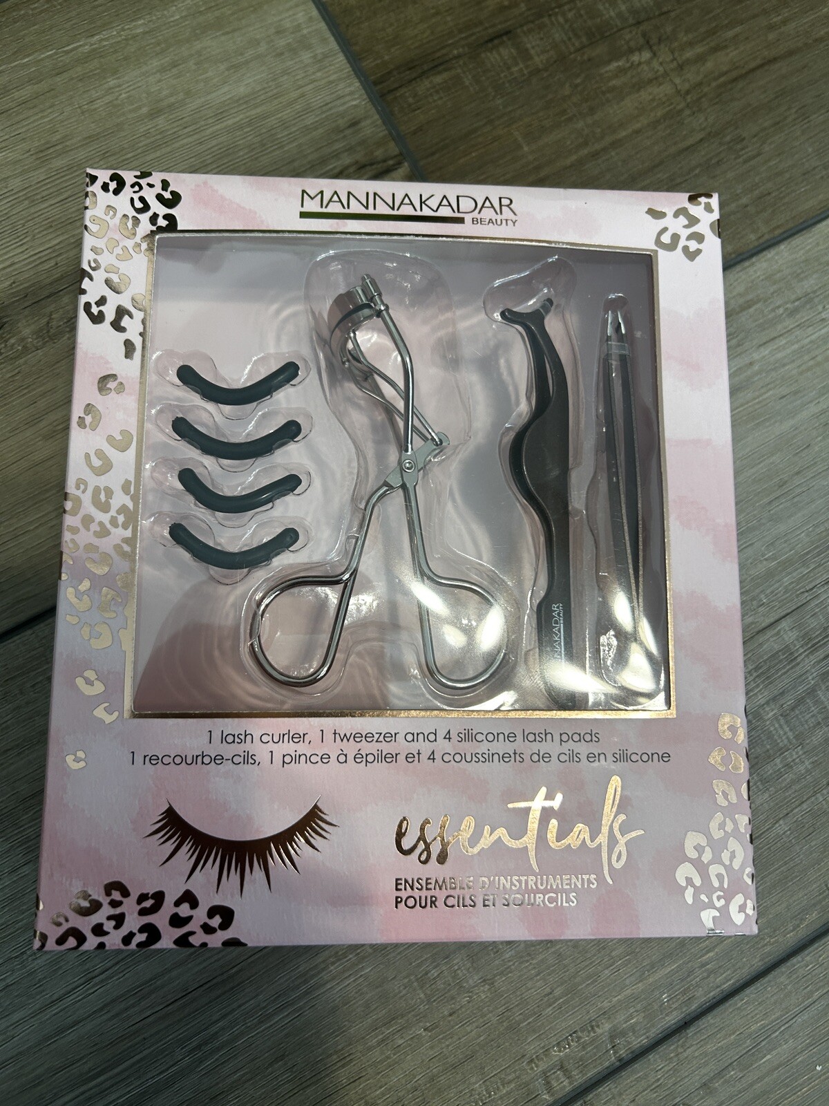 Manna Kadar Lash Essentials Kit  Curler Tweezer 4 Silicone EYELASH Pads NEW