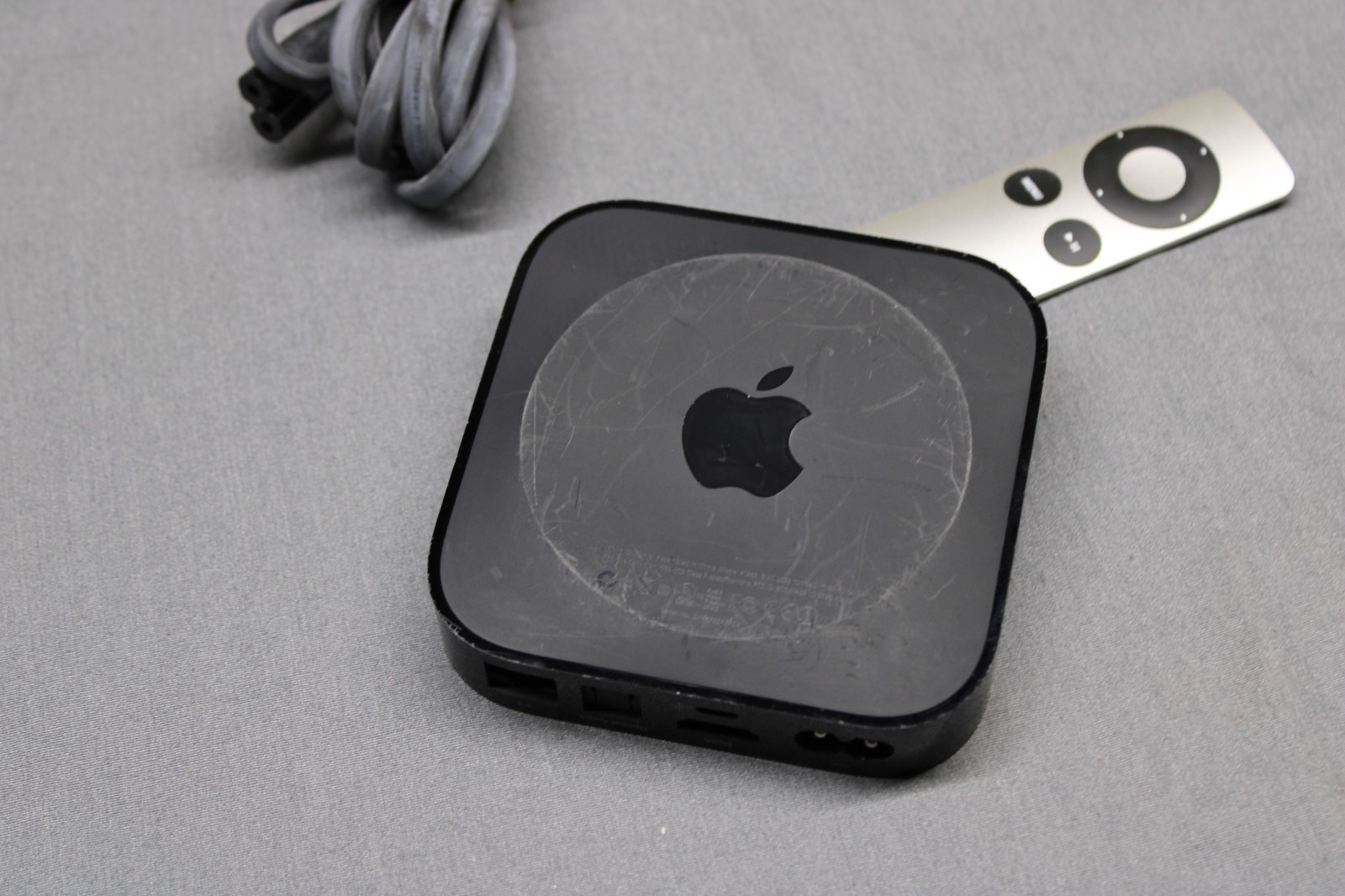 Apple TV (3rd Generation) 1080P Media Streaming Player A1469/A1427 with Remote