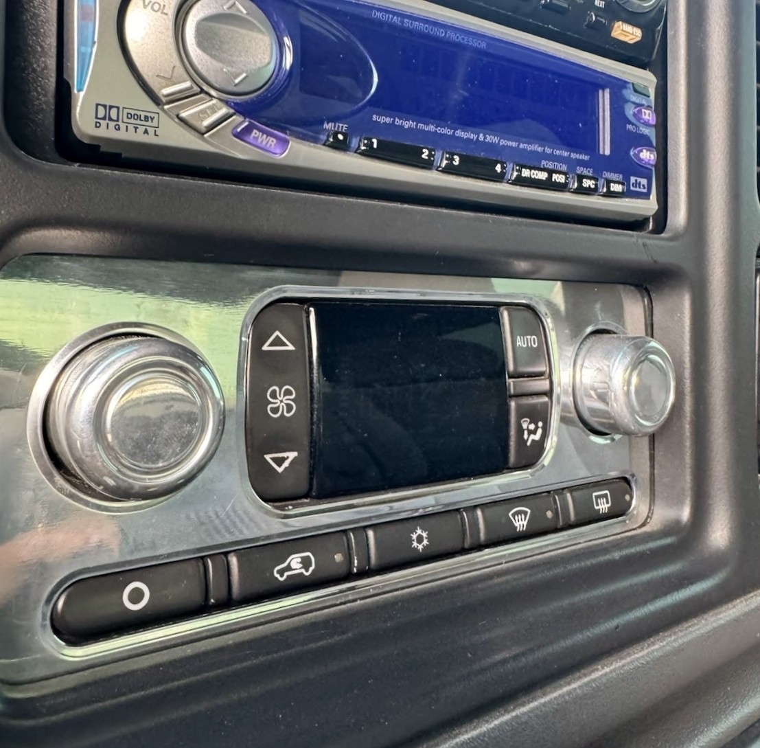 03-07 Chevy Silverado, Tahoe, GMC Sierra billet Digital HVAC w/knobs