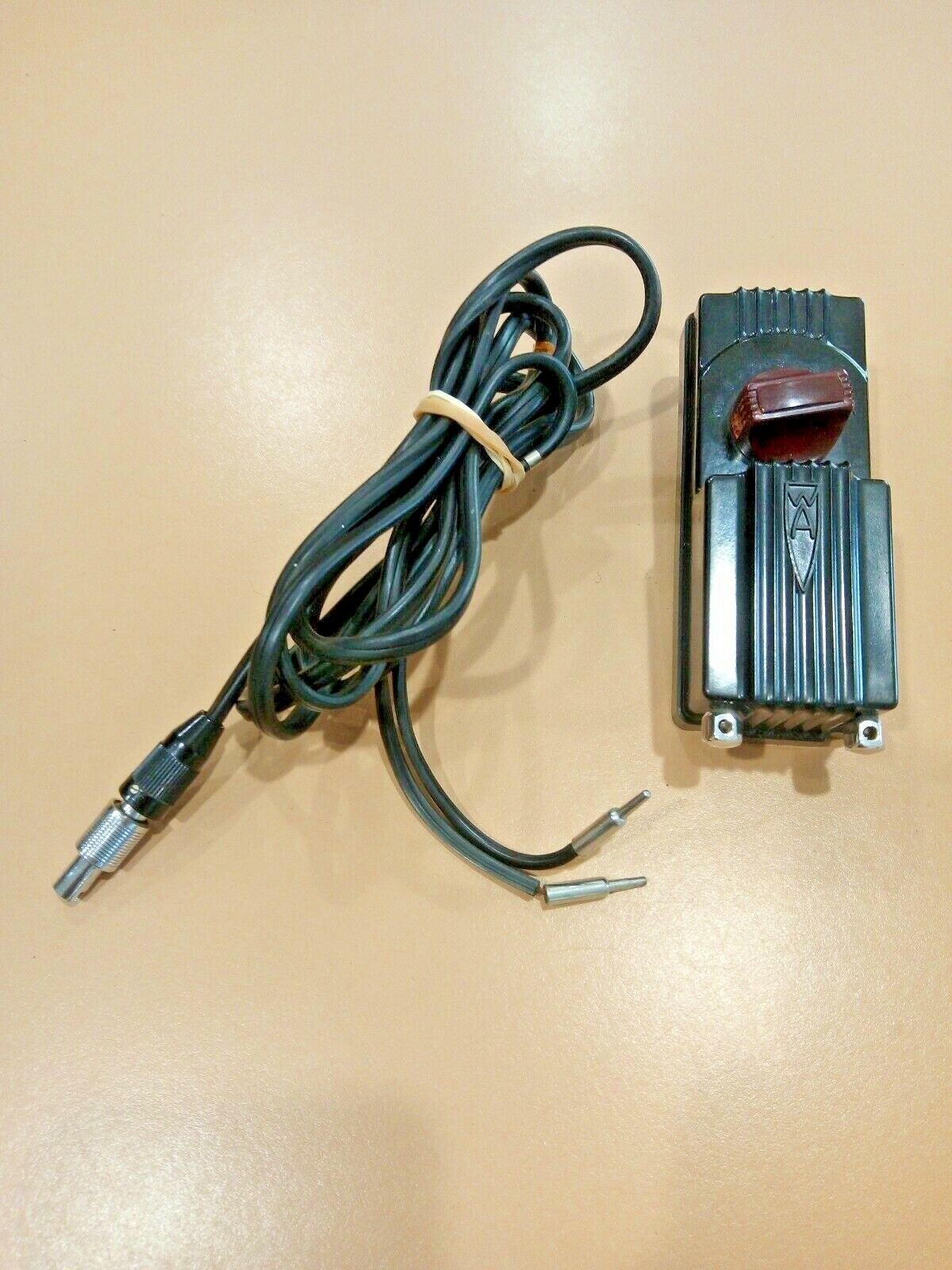 Welch Allyn Transformer 2.5V 744 Shock Free A.C. 110-120 V-60 CY Bakelite