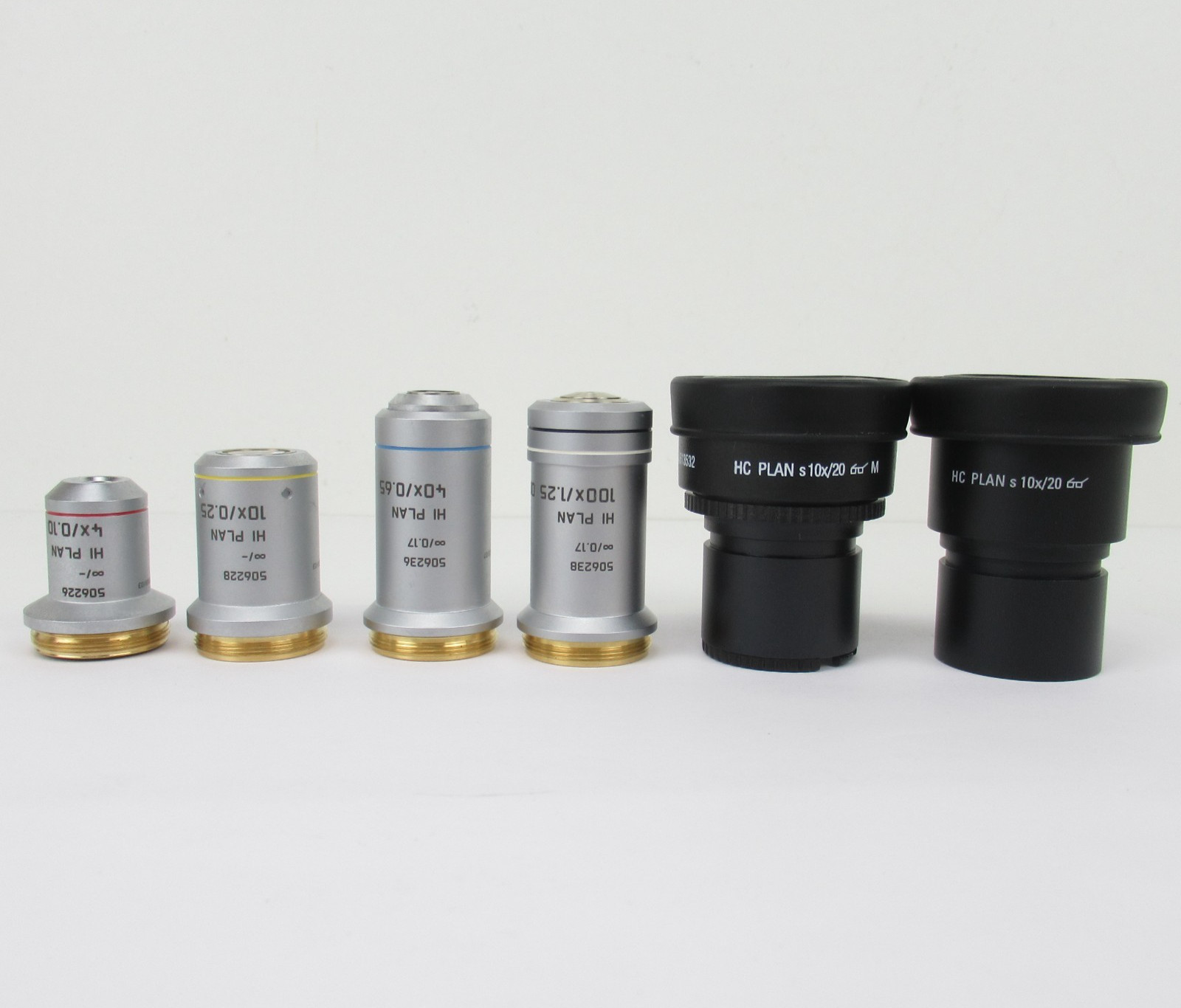 LEICA DM750 BINOCULAR MICROSCOPE W/ OBJETIVE SET & 10X EYEPIECES